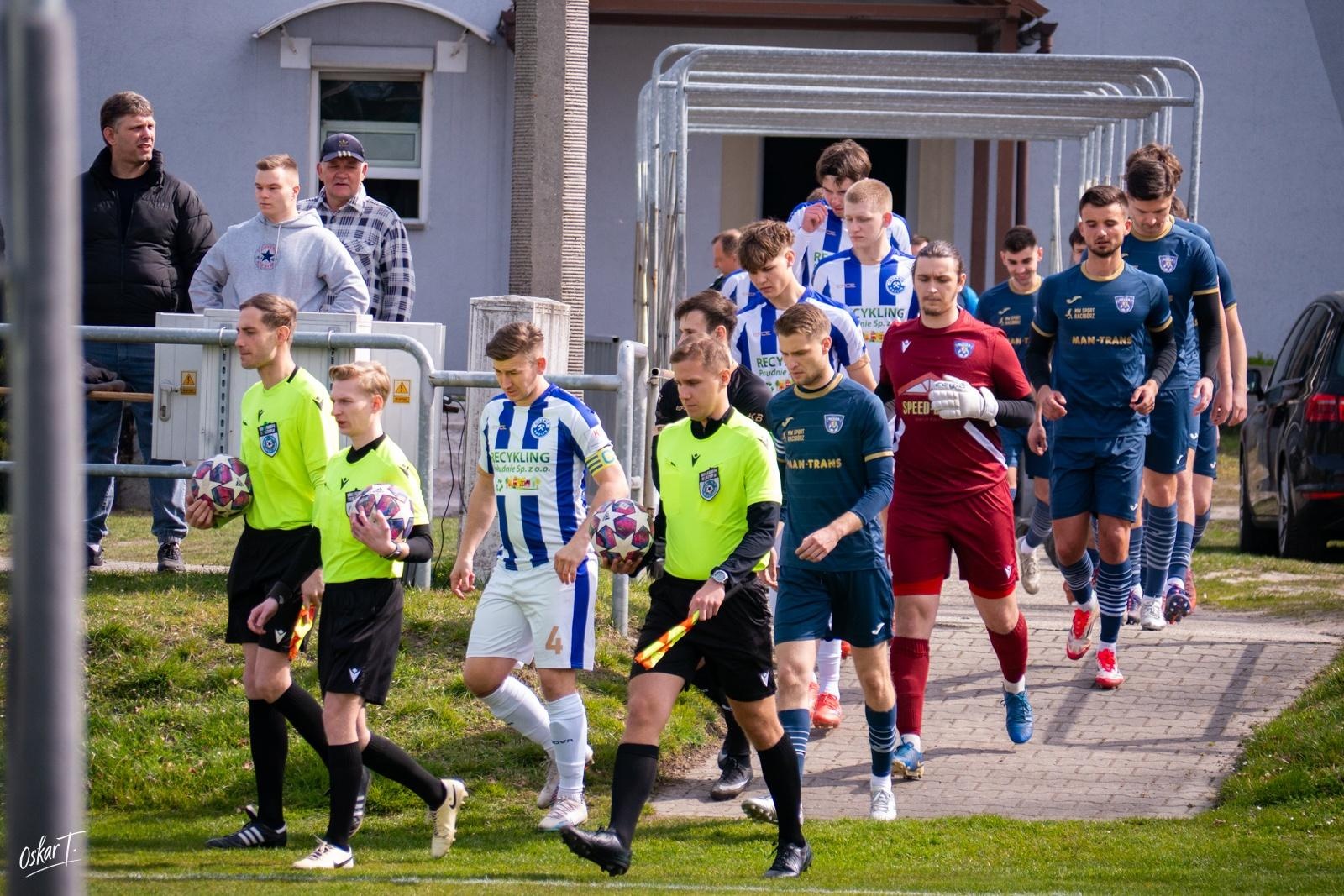 Zdjęcie w galerii na portalu naszraciborz.pl: Od nadziei do rozczarowania. Nędza przegrywa z Górnikiem Radlin [FOTO] wiadomości z regionu