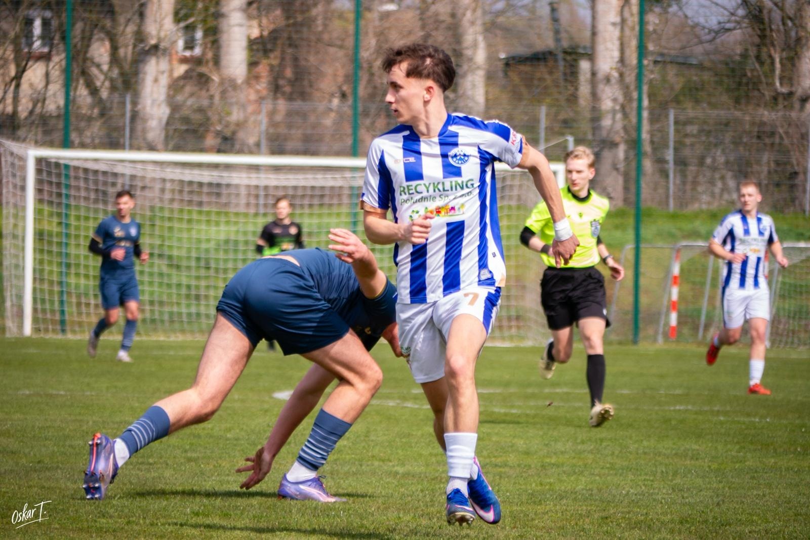 Zdjęcie w galerii na portalu naszraciborz.pl: Od nadziei do rozczarowania. Nędza przegrywa z Górnikiem Radlin [FOTO] wiadomości z regionu