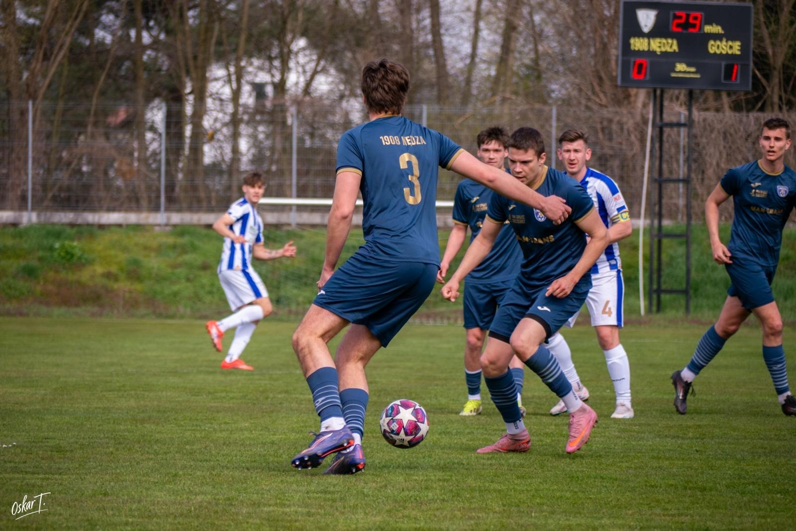 Zdjęcie w galerii na portalu naszraciborz.pl: Od nadziei do rozczarowania. Nędza przegrywa z Górnikiem Radlin [FOTO] wiadomości z regionu