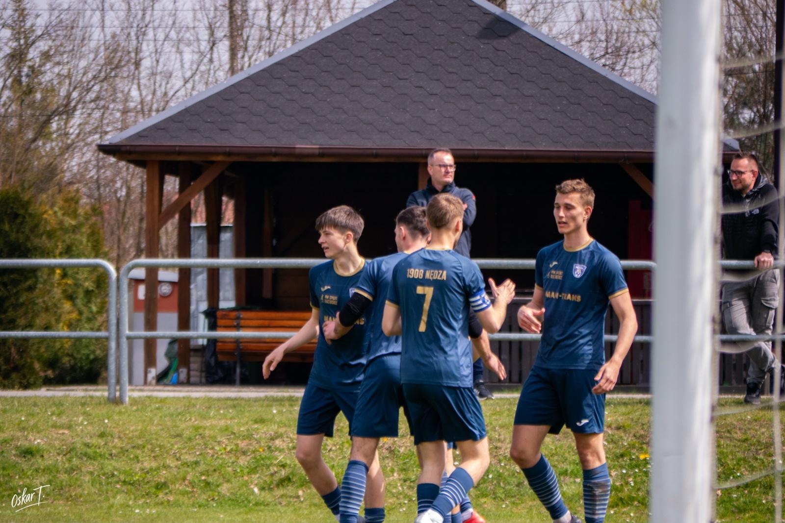 Zdjęcie w galerii na portalu naszraciborz.pl: Od nadziei do rozczarowania. Nędza przegrywa z Górnikiem Radlin [FOTO] wiadomości z regionu