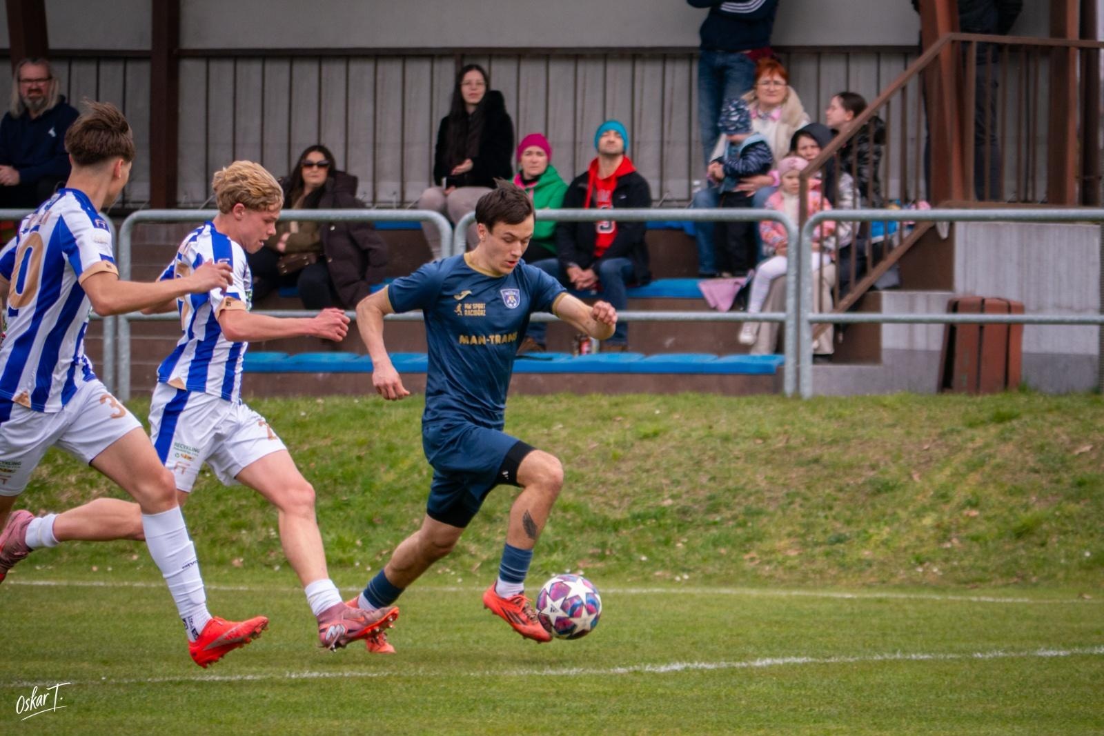 Zdjęcie w galerii na portalu naszraciborz.pl: Od nadziei do rozczarowania. Nędza przegrywa z Górnikiem Radlin [FOTO] wiadomości z regionu