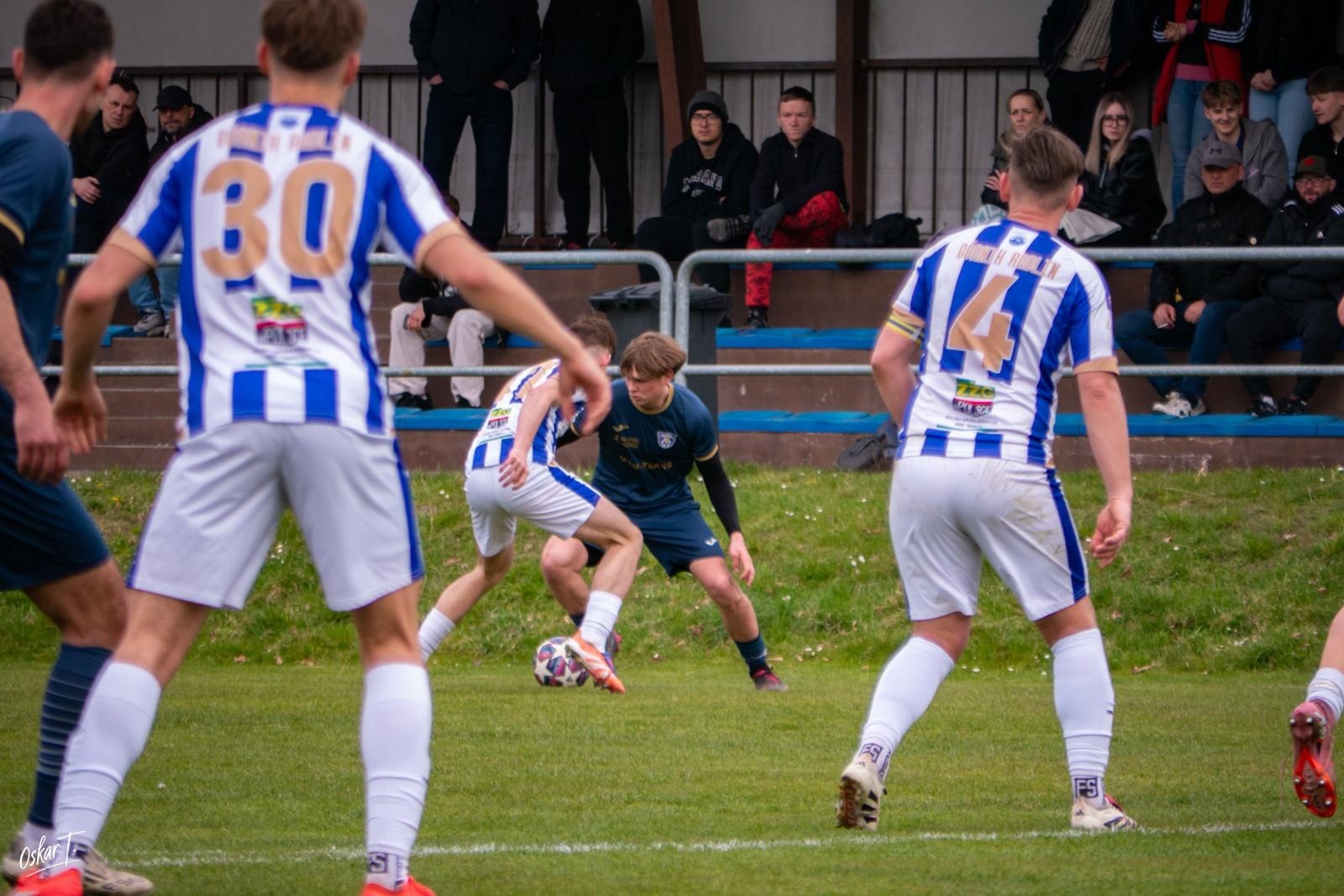 Zdjęcie w galerii na portalu naszraciborz.pl: Od nadziei do rozczarowania. Nędza przegrywa z Górnikiem Radlin [FOTO] wiadomości z regionu