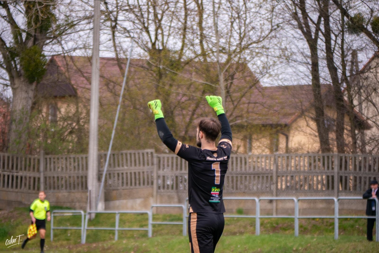Zdjęcie w galerii na portalu naszraciborz.pl: Od nadziei do rozczarowania. Nędza przegrywa z Górnikiem Radlin [FOTO] wiadomości z regionu