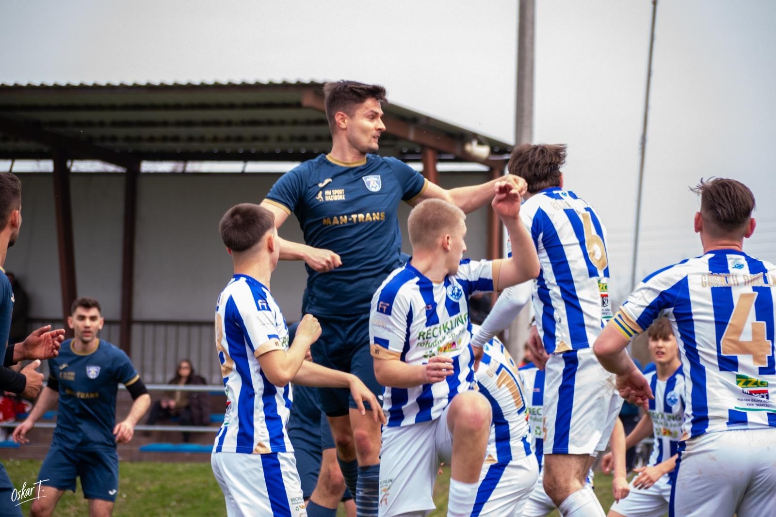 Zdjęcie w galerii na portalu naszraciborz.pl: Od nadziei do rozczarowania. Nędza przegrywa z Górnikiem Radlin [FOTO] wiadomości z regionu