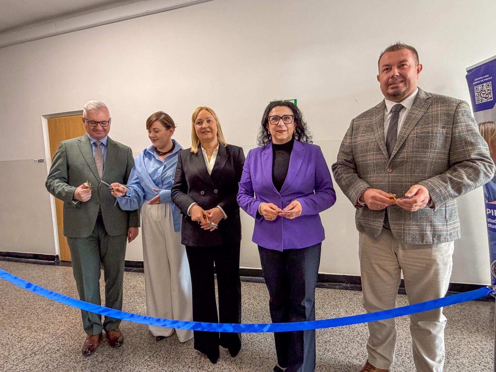 Zdjęcie w galerii na portalu naszraciborz.pl: Nowe laboratorium w ANS w Raciborzu otwarte. 100 tys. zł od Powiatu Raciborskiego wiadomości z regionu