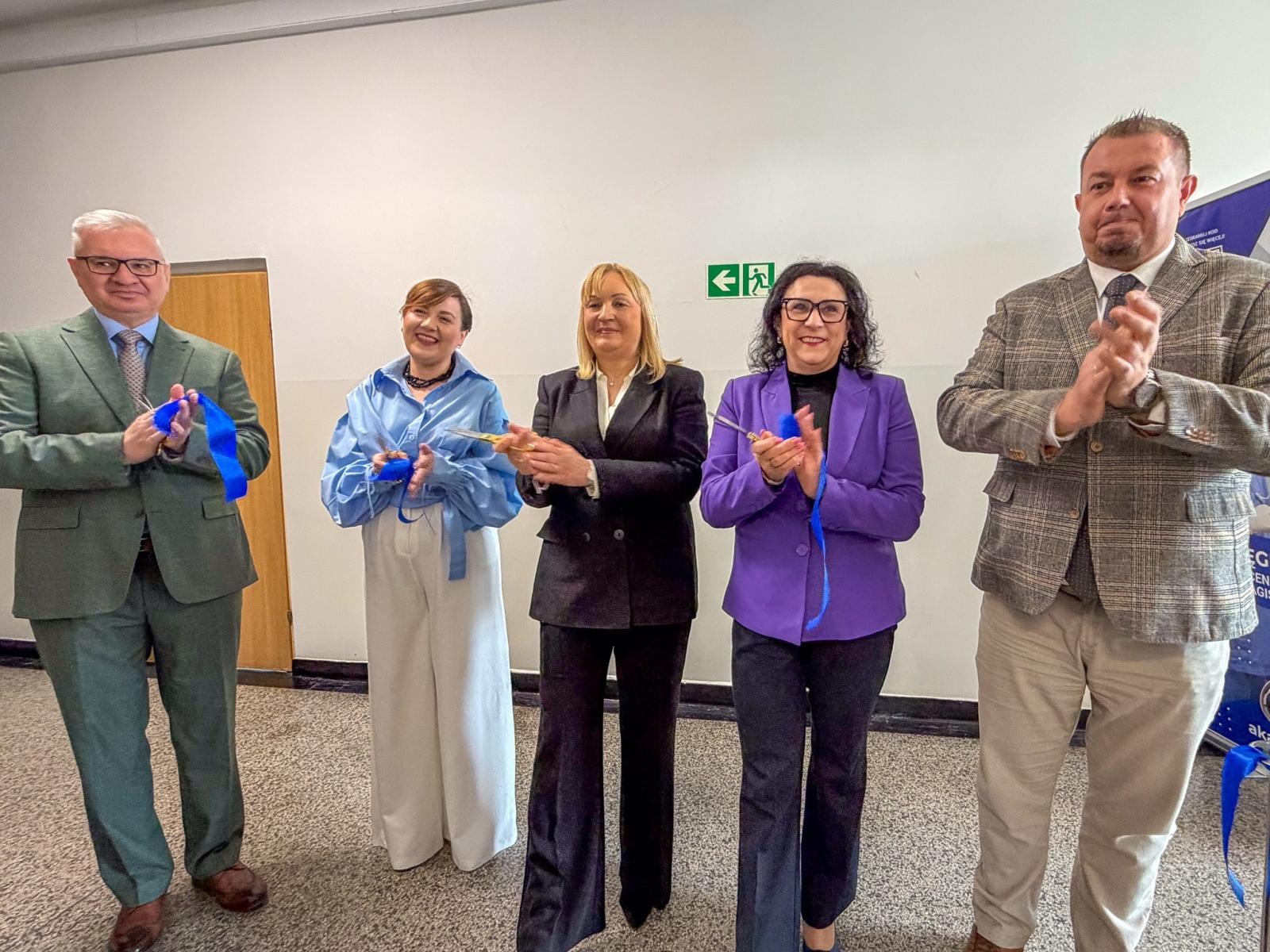 Zdjęcie w galerii na portalu naszraciborz.pl: Nowe laboratorium w ANS w Raciborzu otwarte. 100 tys. zł od Powiatu Raciborskiego wiadomości z regionu