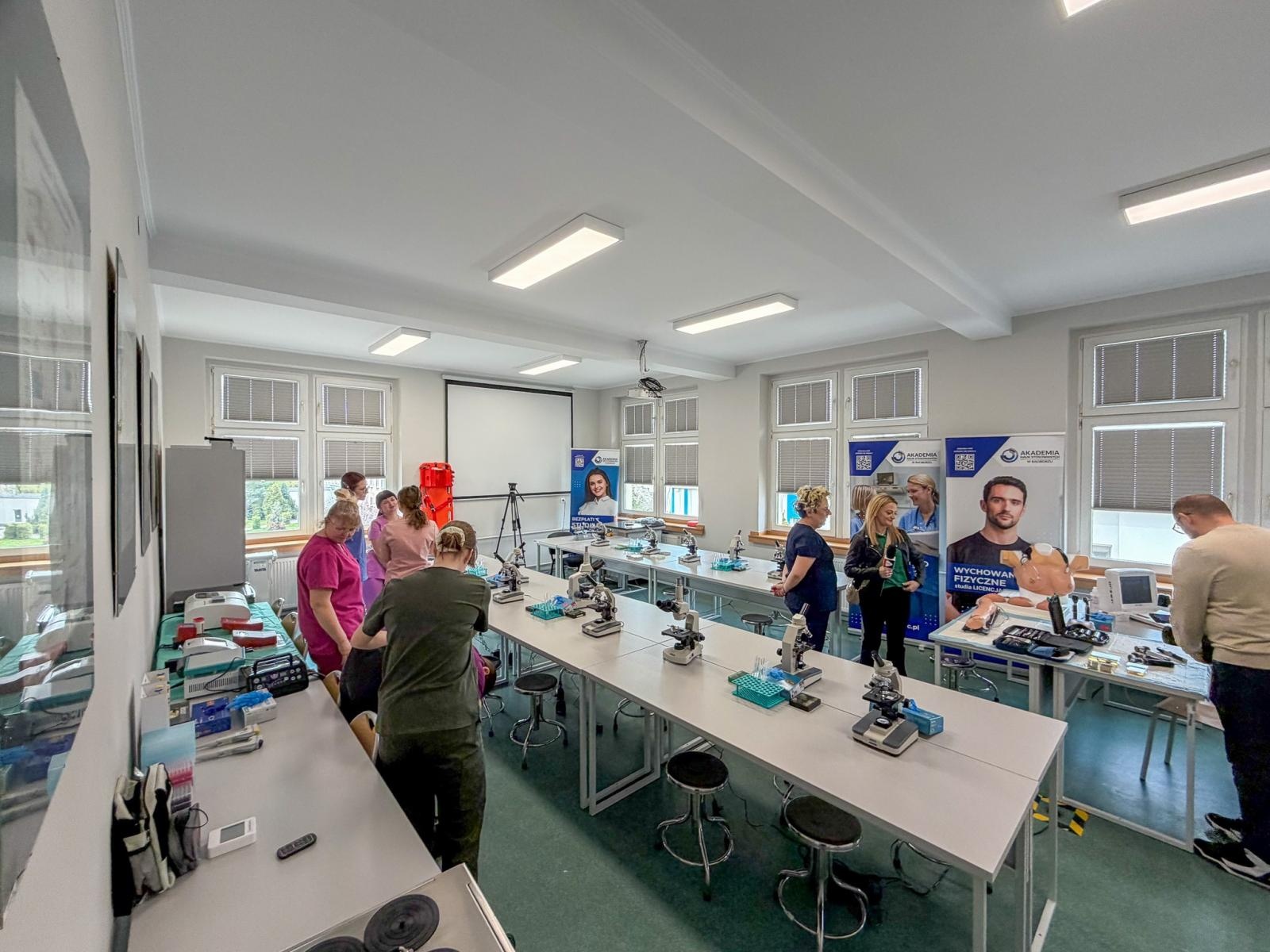 Zdjęcie w galerii na portalu naszraciborz.pl: Nowe laboratorium w ANS w Raciborzu otwarte. 100 tys. zł od Powiatu Raciborskiego wiadomości z regionu