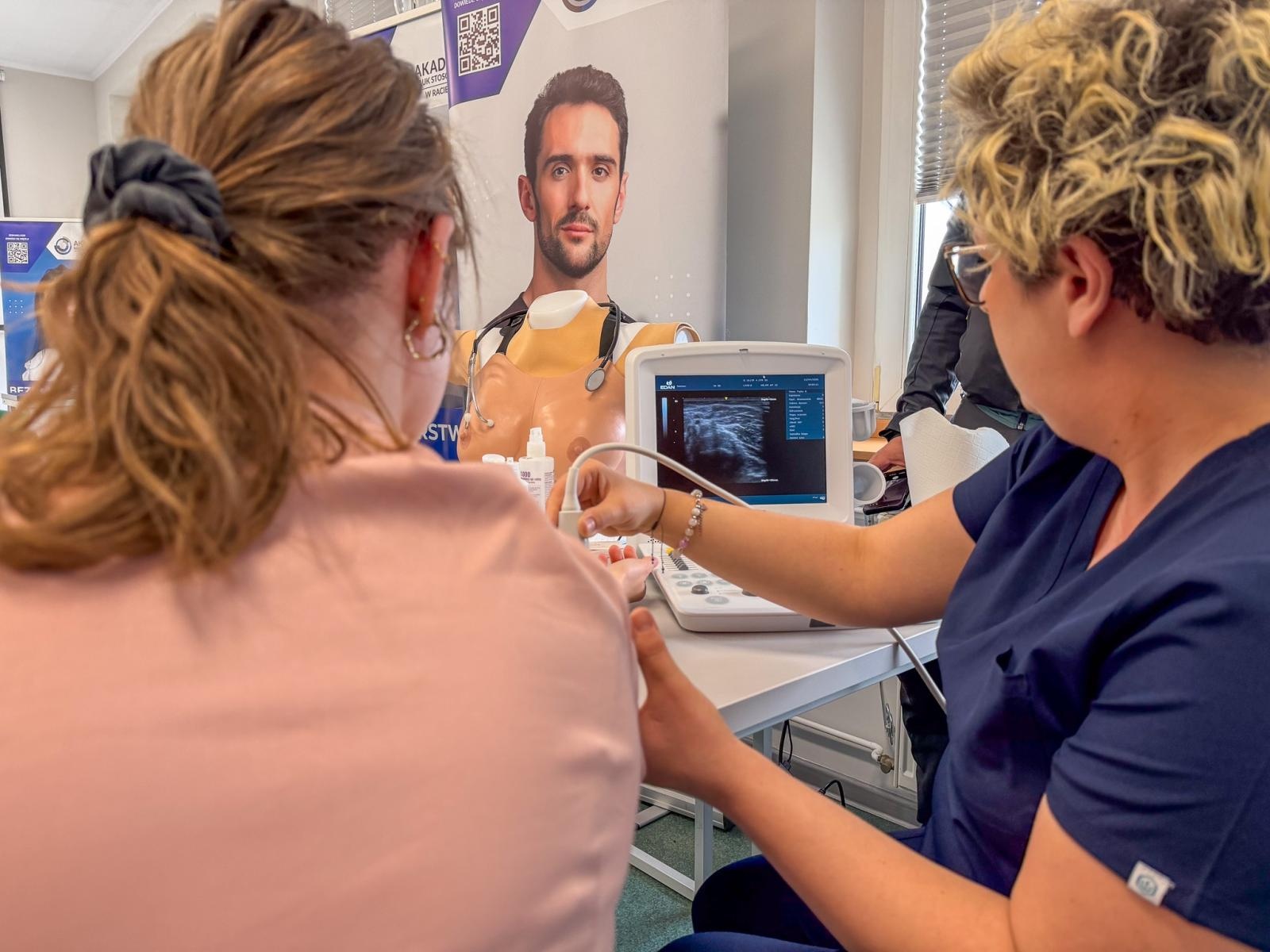 Zdjęcie w galerii na portalu naszraciborz.pl: Nowe laboratorium w ANS w Raciborzu otwarte. 100 tys. zł od Powiatu Raciborskiego wiadomości z regionu