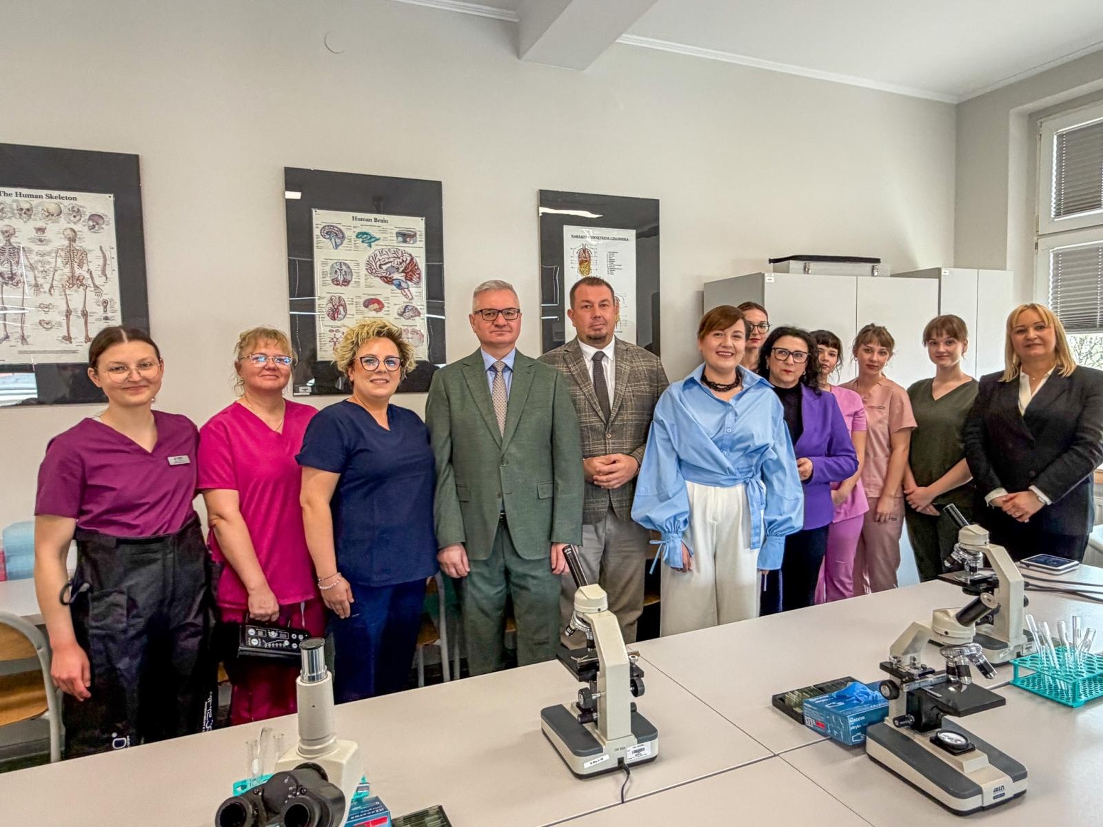 Zdjęcie w galerii na portalu naszraciborz.pl: Nowe laboratorium w ANS w Raciborzu otwarte. 100 tys. zł od Powiatu Raciborskiego wiadomości z regionu