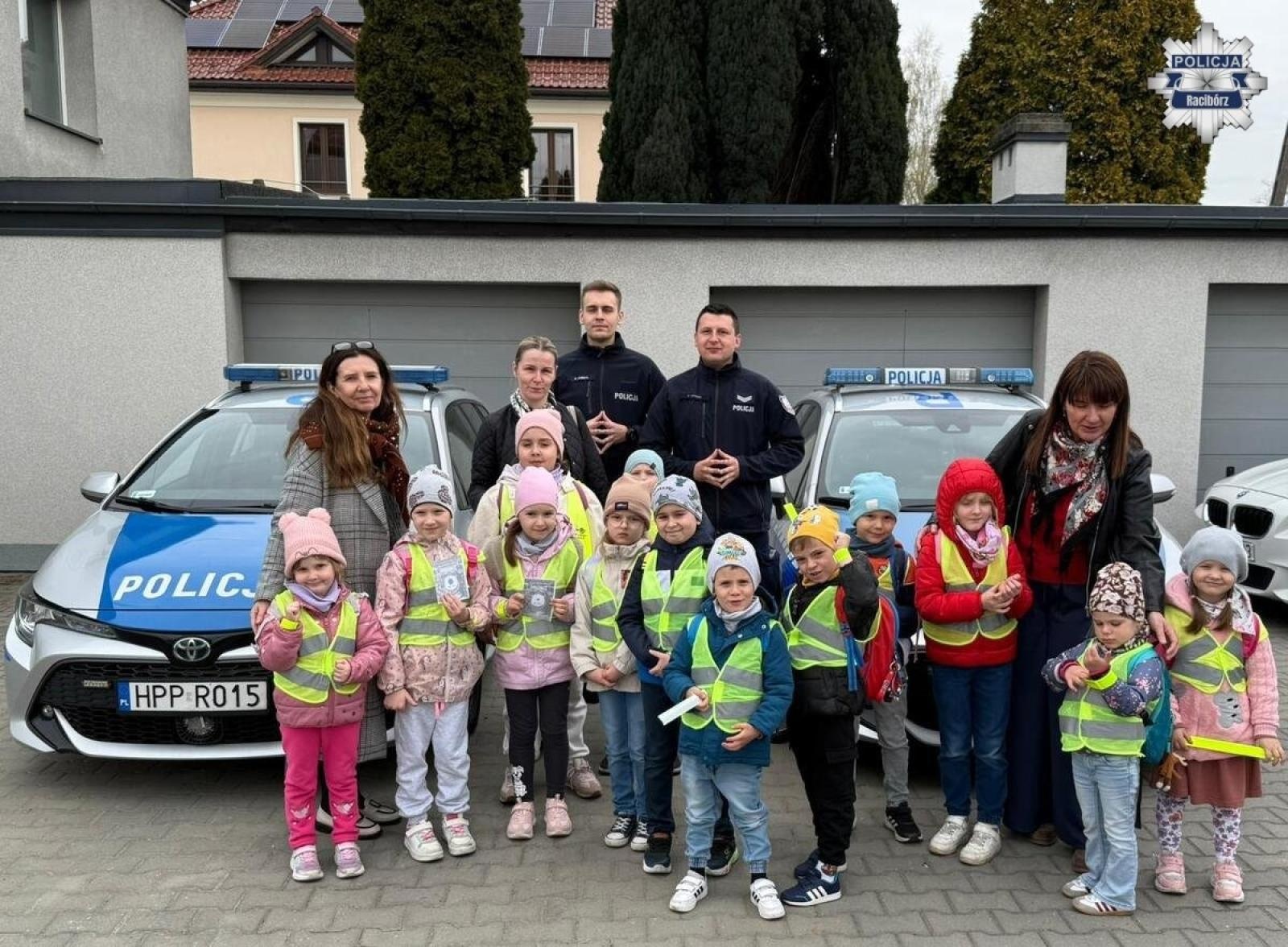 Zdjęcie w galerii na portalu naszraciborz.pl: Przedszkolaki z Owsiszcz z wizytą w komisariacie w Krzyżanowicach wiadomości z regionu