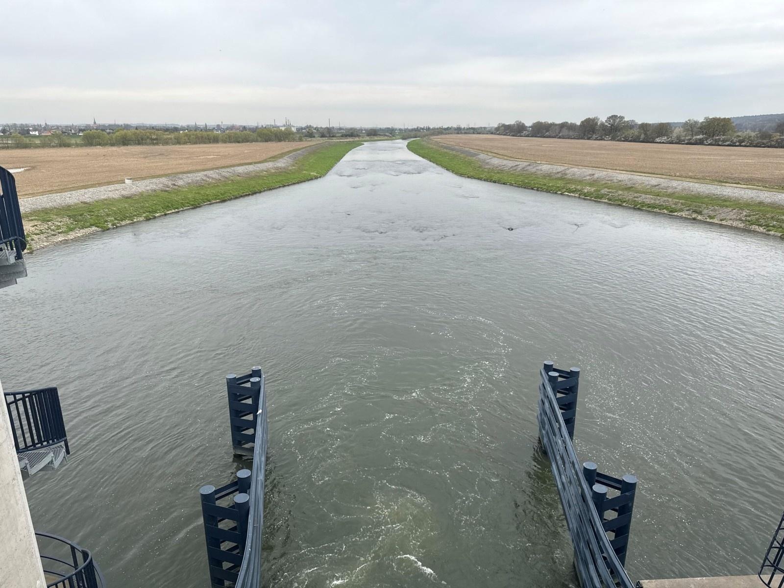 Zdjęcie w galerii na portalu naszraciborz.pl: Wizyta przedstawicieli Śląskiego Urzędu Wojewódzkiego. Wizytowali zbiornik Racibórz wiadomości z regionu