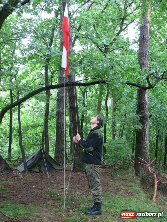 Zdjęcie w galerii na portalu naszraciborz.pl: Biwak w szymocickim lesie wiadomości z regionu