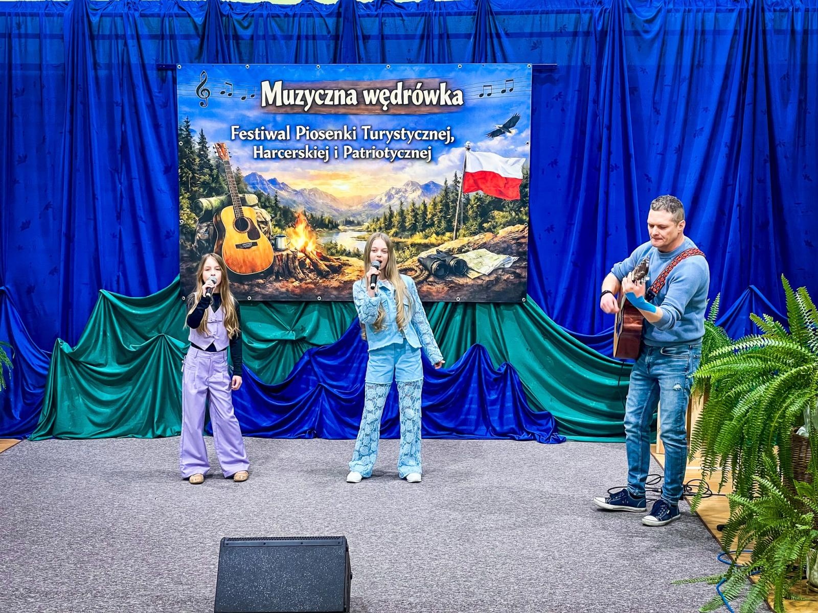 Zdjęcie w galerii na portalu naszraciborz.pl: Muzyczna wędrówka w Krzanowicach. Za nami siódma edycja festiwalu piosenki wiadomości z regionu