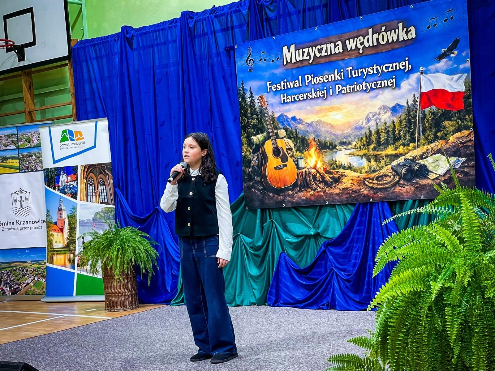 Zdjęcie w galerii na portalu naszraciborz.pl: Muzyczna wędrówka w Krzanowicach. Za nami siódma edycja festiwalu piosenki wiadomości z regionu