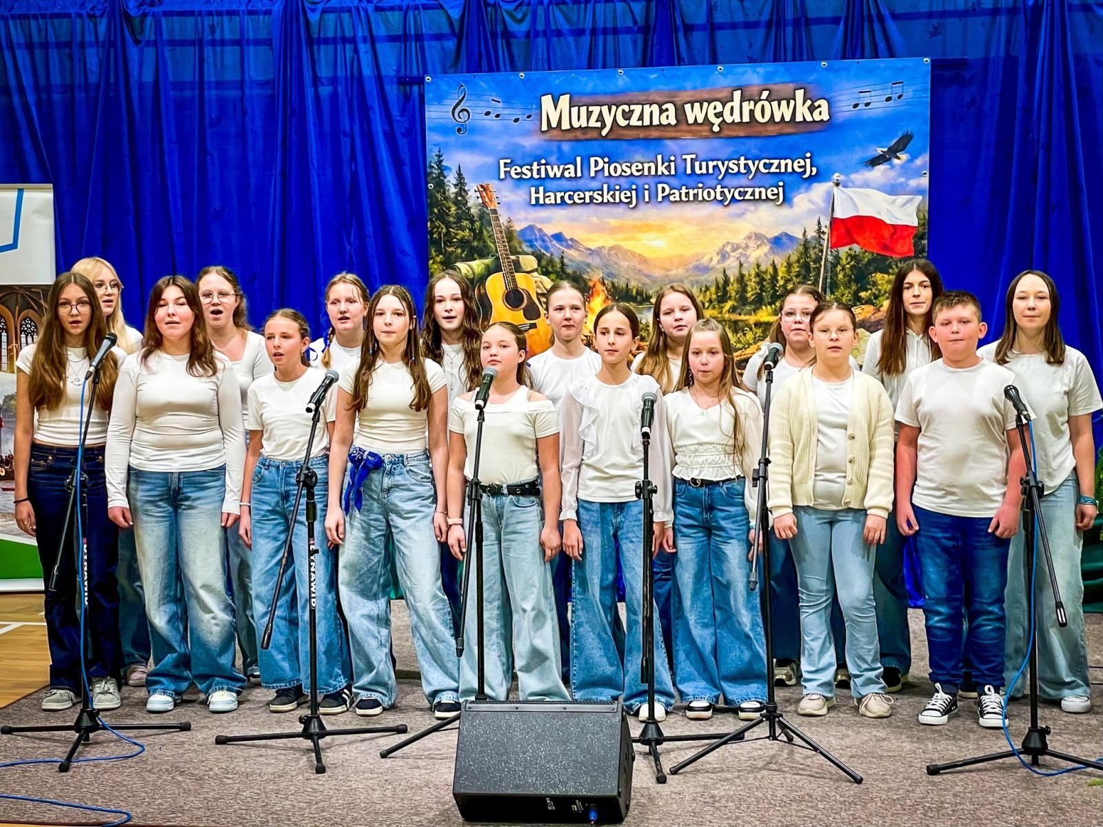 Zdjęcie w galerii na portalu naszraciborz.pl: Muzyczna wędrówka w Krzanowicach. Za nami siódma edycja festiwalu piosenki wiadomości z regionu