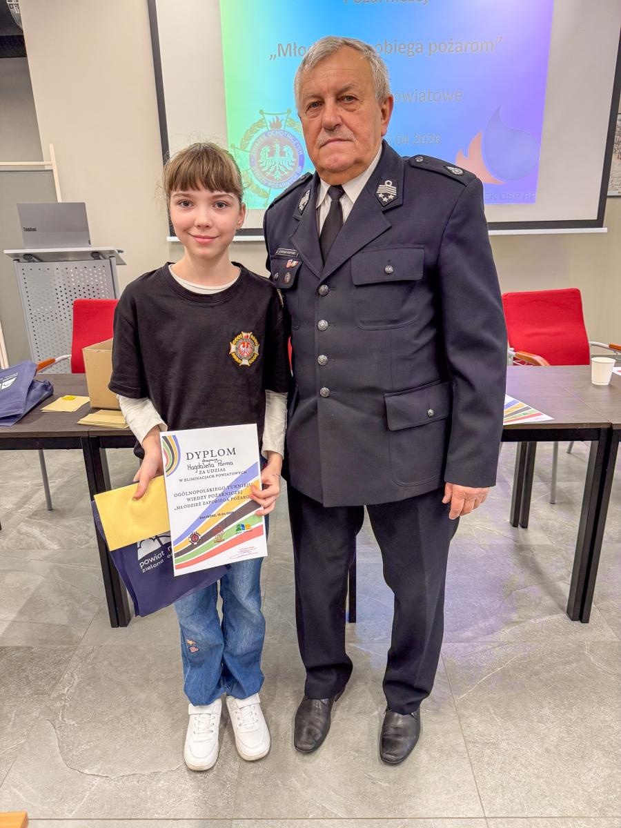 Zdjęcie w galerii na portalu naszraciborz.pl: Wiedza pożarnicza bez tajemnic. Powiatowy turniej Młodzież Zapobiega Pożarom na Zamku Piastowskim wiadomości z regionu