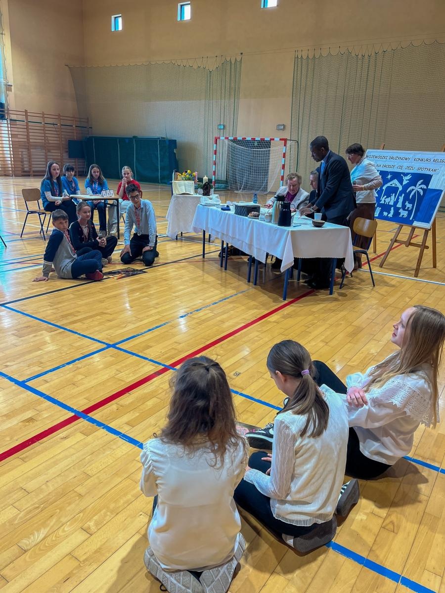 Zdjęcie w galerii na portalu naszraciborz.pl: XVI Wojewódzki Drużynowy Konkurs Religijny w Rudniku wiadomości z regionu