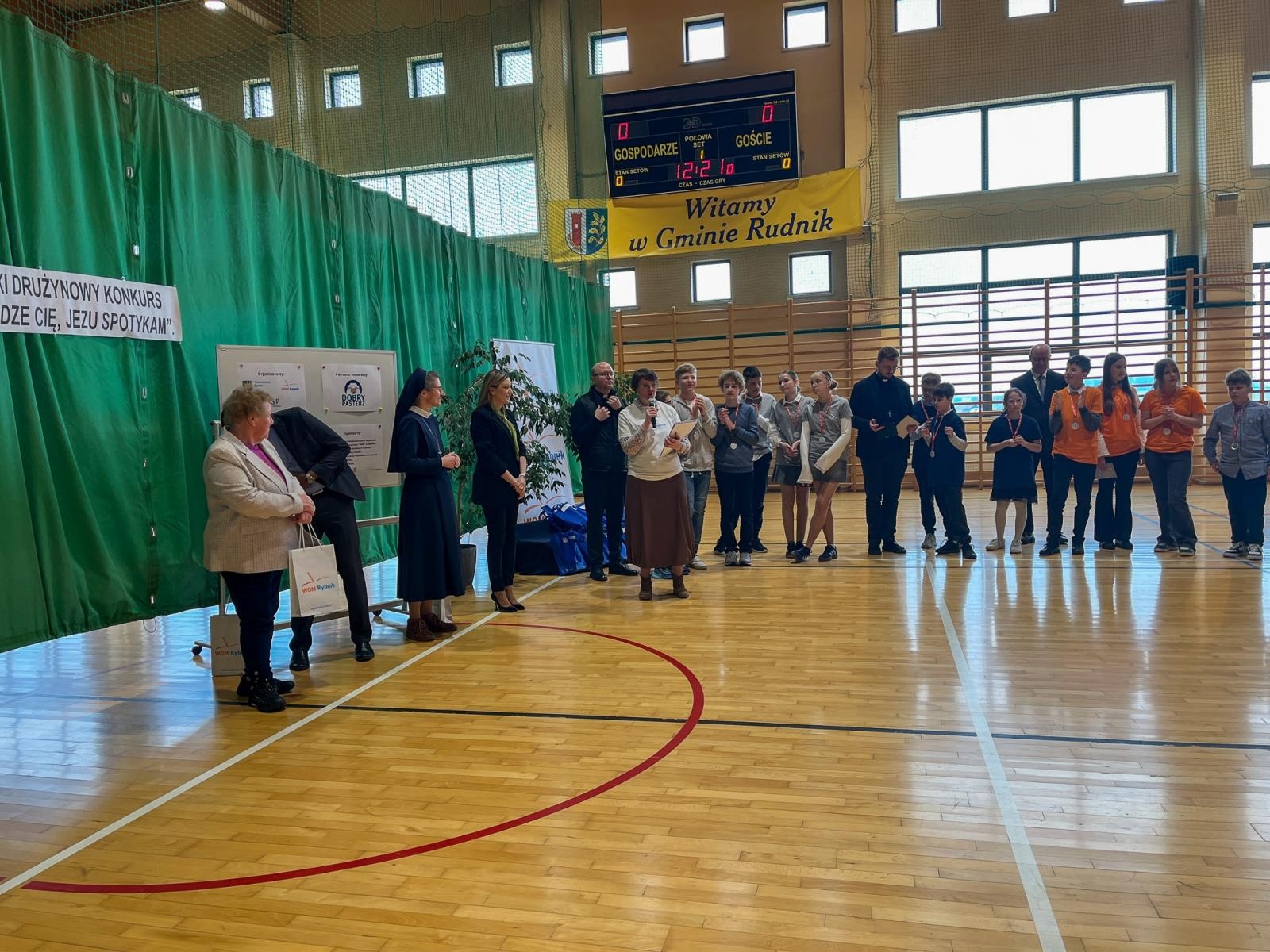 Zdjęcie w galerii na portalu naszraciborz.pl: XVI Wojewódzki Drużynowy Konkurs Religijny w Rudniku wiadomości z regionu