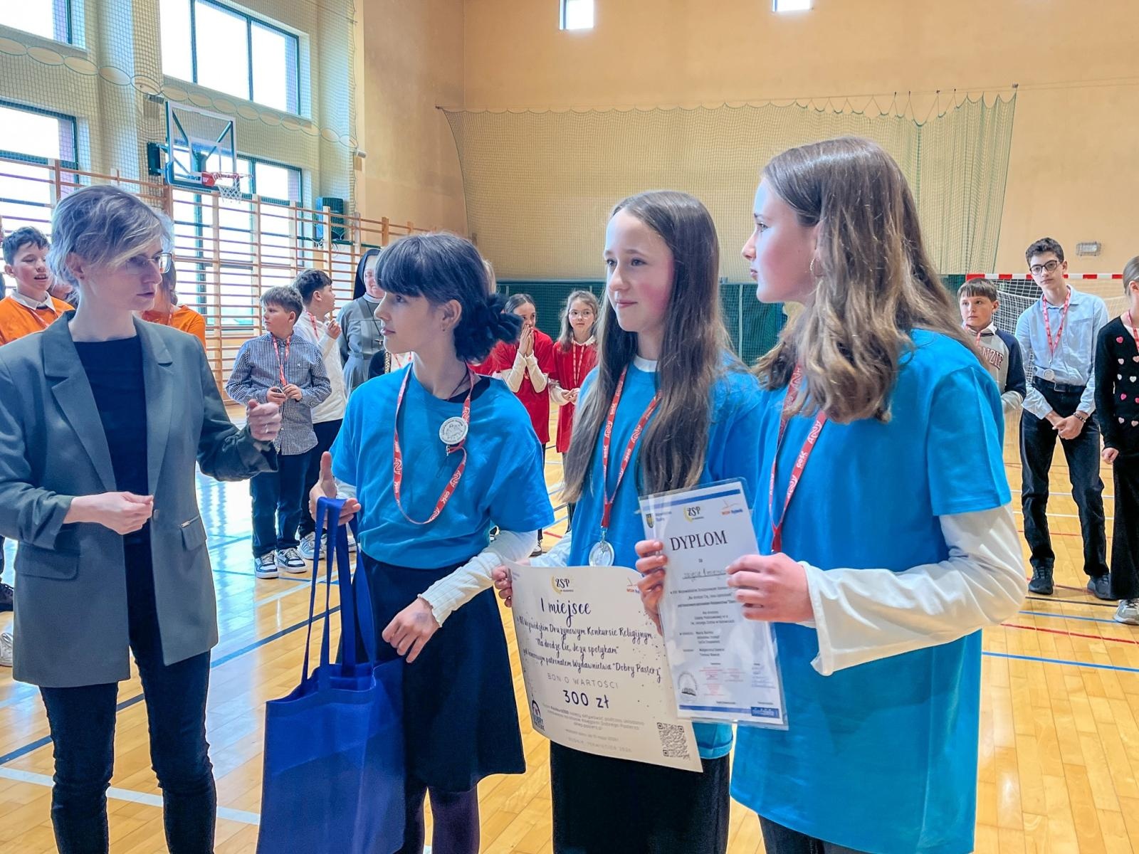 Zdjęcie w galerii na portalu naszraciborz.pl: XVI Wojewódzki Drużynowy Konkurs Religijny w Rudniku wiadomości z regionu