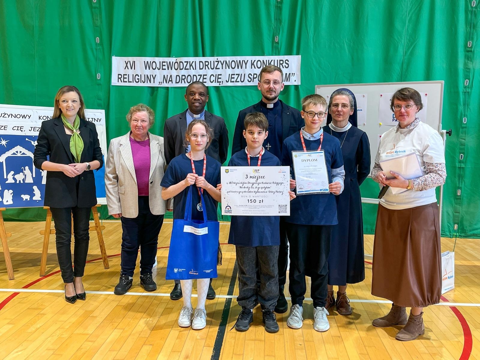 Zdjęcie w galerii na portalu naszraciborz.pl: XVI Wojewódzki Drużynowy Konkurs Religijny w Rudniku wiadomości z regionu