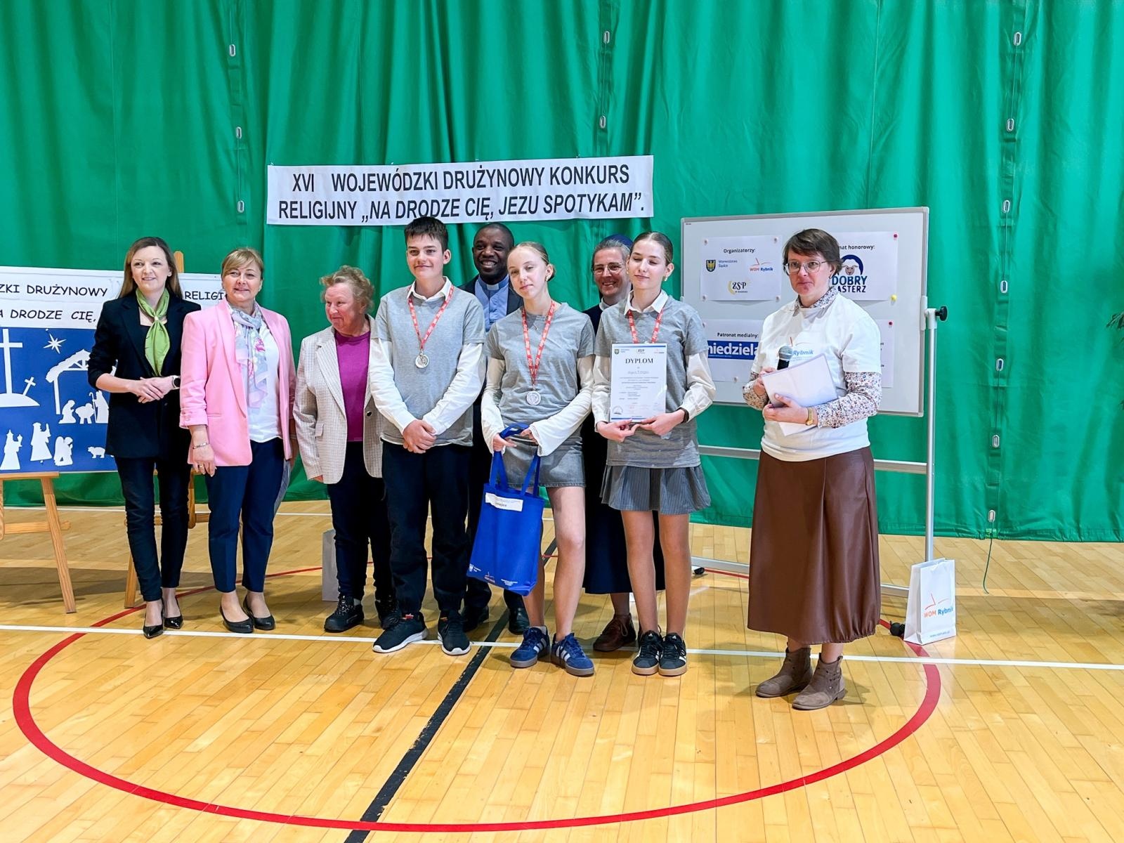 Zdjęcie w galerii na portalu naszraciborz.pl: XVI Wojewódzki Drużynowy Konkurs Religijny w Rudniku wiadomości z regionu