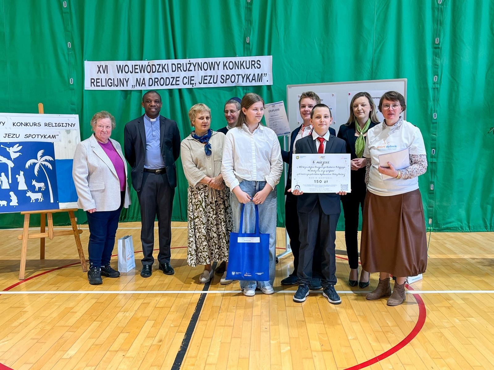 Zdjęcie w galerii na portalu naszraciborz.pl: XVI Wojewódzki Drużynowy Konkurs Religijny w Rudniku wiadomości z regionu