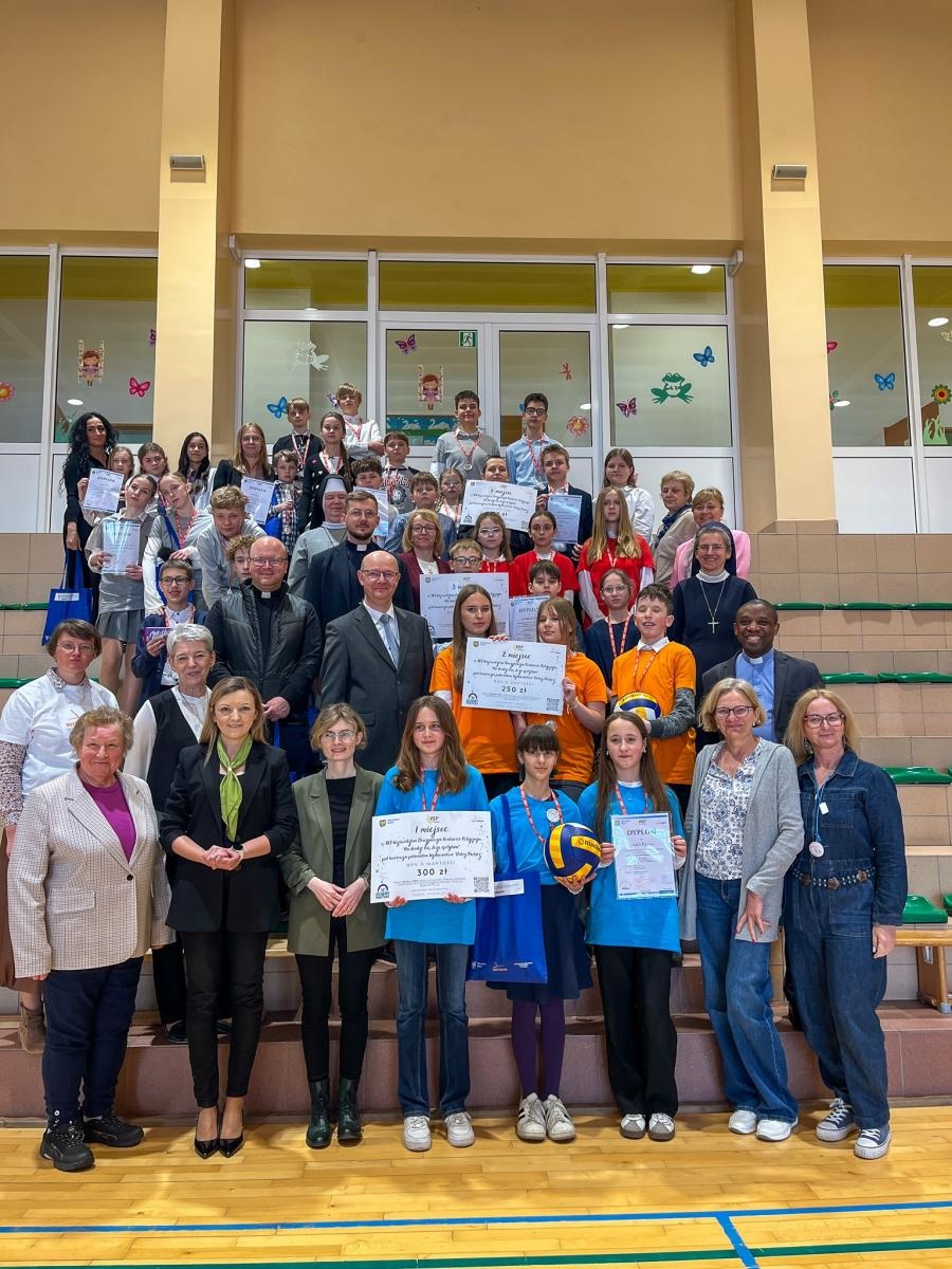 Zdjęcie w galerii na portalu naszraciborz.pl: XVI Wojewódzki Drużynowy Konkurs Religijny w Rudniku wiadomości z regionu