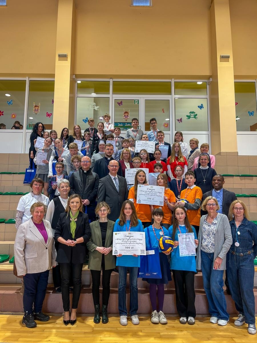 Zdjęcie w galerii na portalu naszraciborz.pl: XVI Wojewódzki Drużynowy Konkurs Religijny w Rudniku wiadomości z regionu