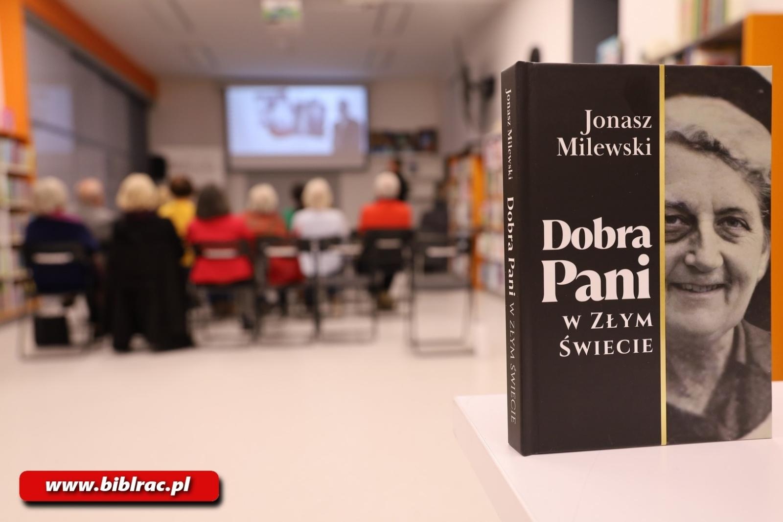 Zdjęcie w galerii na portalu naszraciborz.pl: W świecie, w którym możesz być kimkolwiek – bądź dobry! Spotkanie z Jonaszem Milewskim w bibliotece wiadomości z regionu