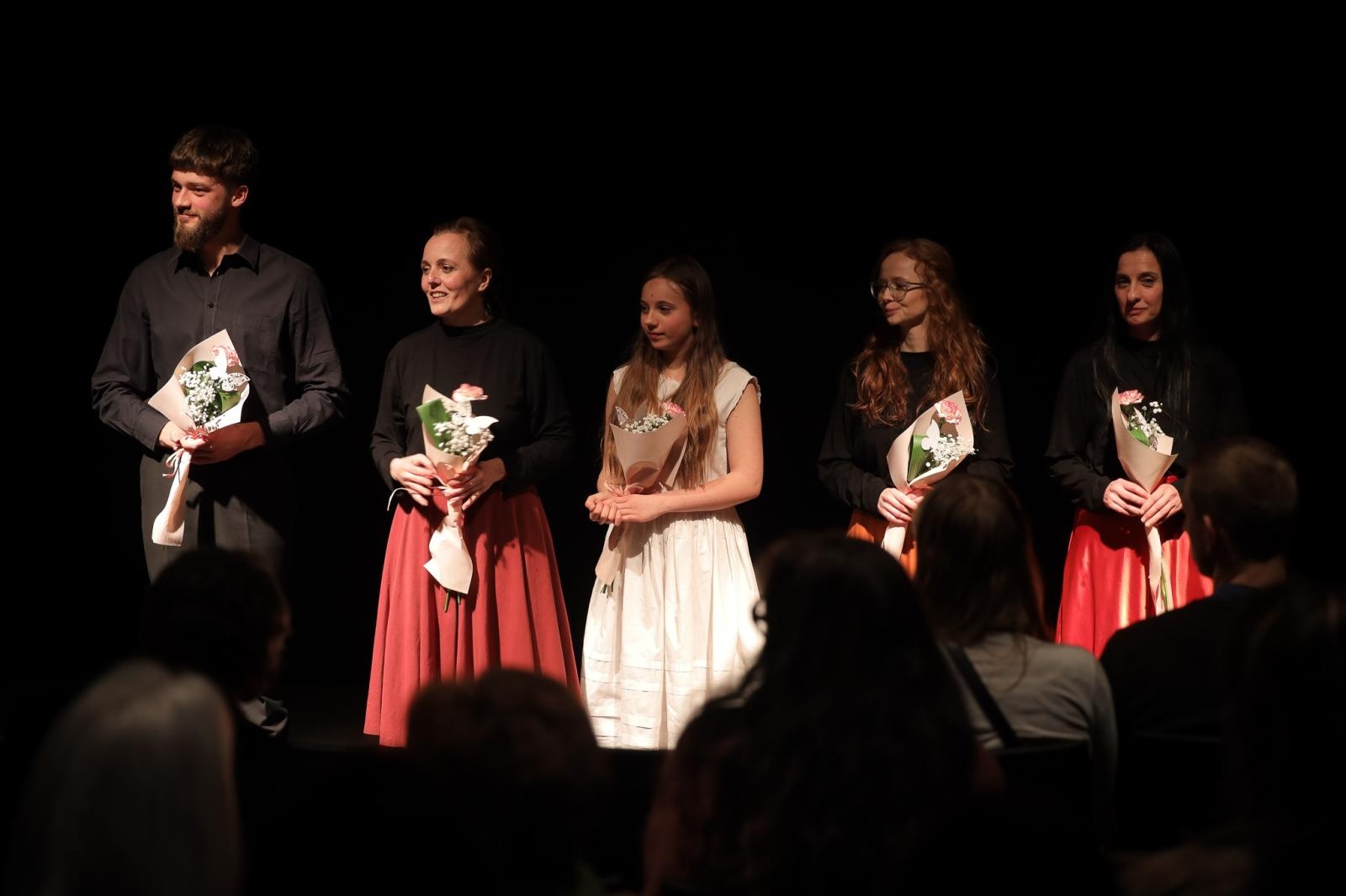 Zdjęcie w galerii na portalu naszraciborz.pl: Raciborski spektakl Prze(z)nie/kształcenia na IV Ogólnopolskim Przeglądzie Teatrów Amatorskich TOR wiadomości z regionu