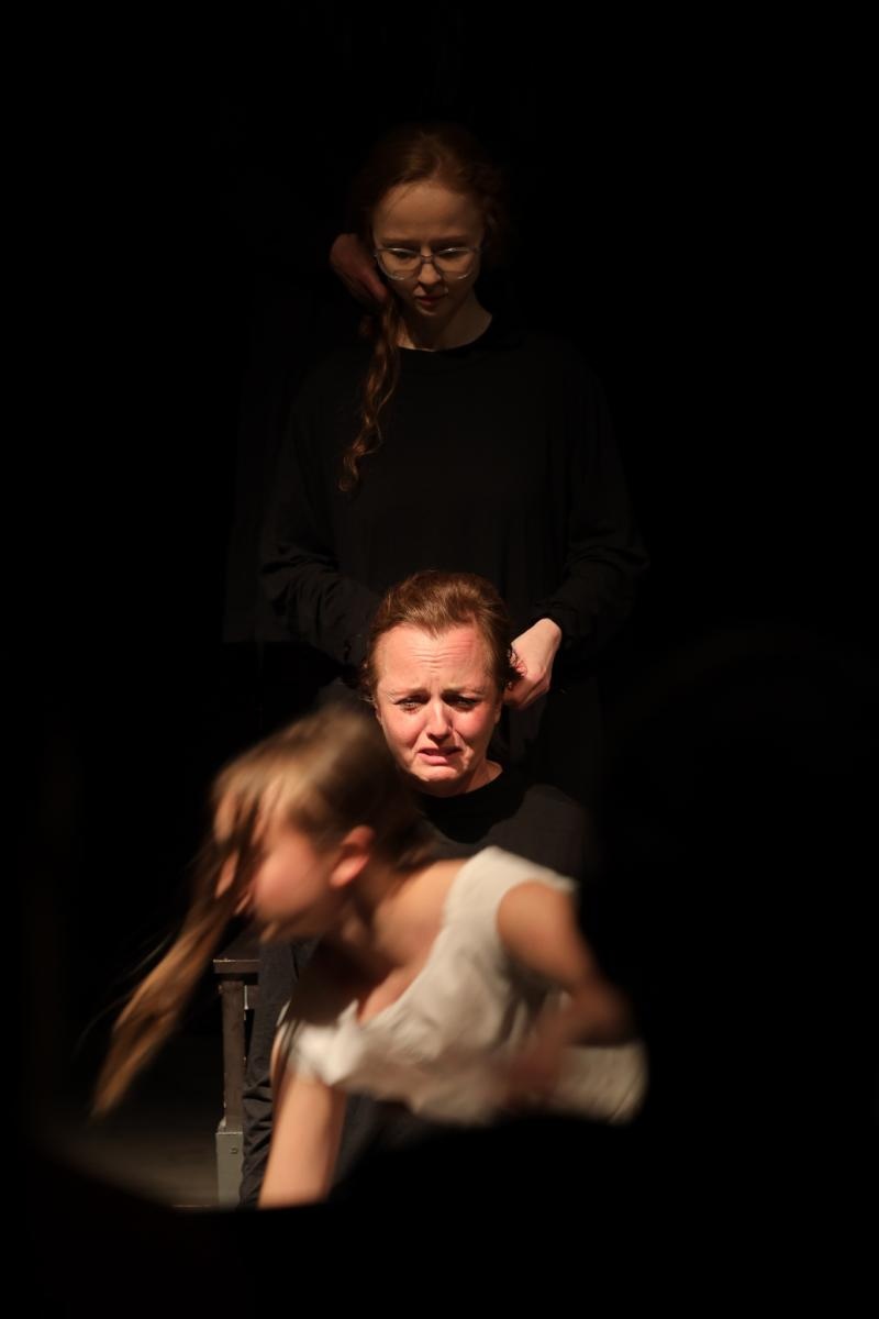 Zdjęcie w galerii na portalu naszraciborz.pl: Raciborski spektakl Prze(z)nie/kształcenia na IV Ogólnopolskim Przeglądzie Teatrów Amatorskich TOR wiadomości z regionu