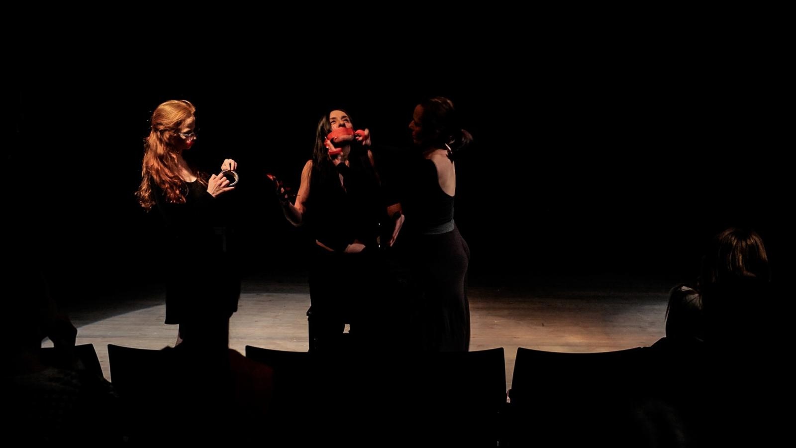 Zdjęcie w galerii na portalu naszraciborz.pl: Raciborski spektakl Prze(z)nie/kształcenia na IV Ogólnopolskim Przeglądzie Teatrów Amatorskich TOR wiadomości z regionu