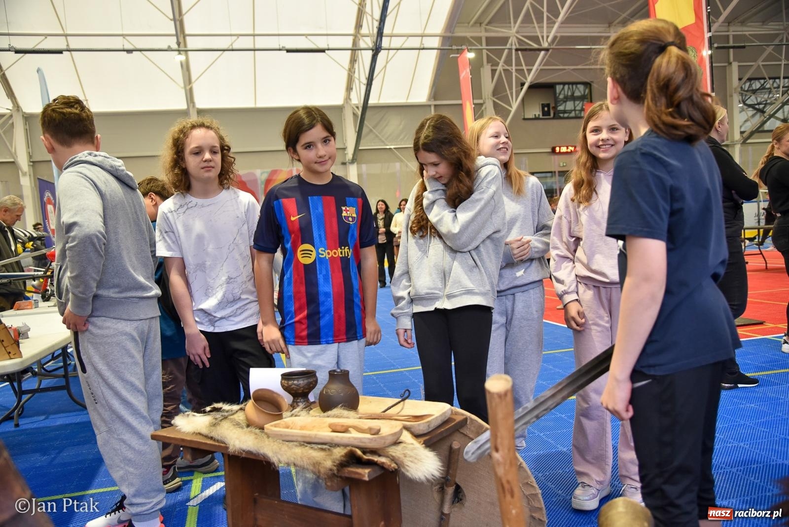 Zdjęcie w galerii na portalu naszraciborz.pl: Lodowisko Piastor zmieniło przeznaczenie. Po ślizgawce czas na gry zespołowe i aktywności ruchowe wiadomości z regionu