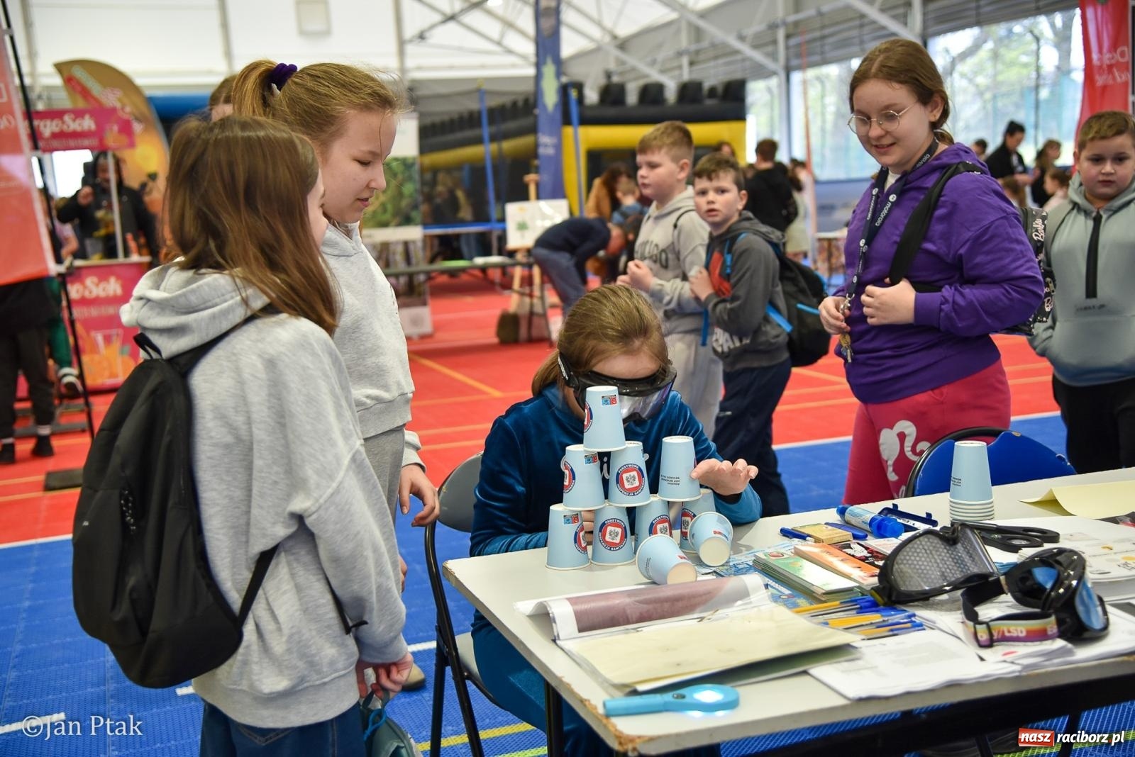 Zdjęcie w galerii na portalu naszraciborz.pl: Lodowisko Piastor zmieniło przeznaczenie. Po ślizgawce czas na gry zespołowe i aktywności ruchowe wiadomości z regionu