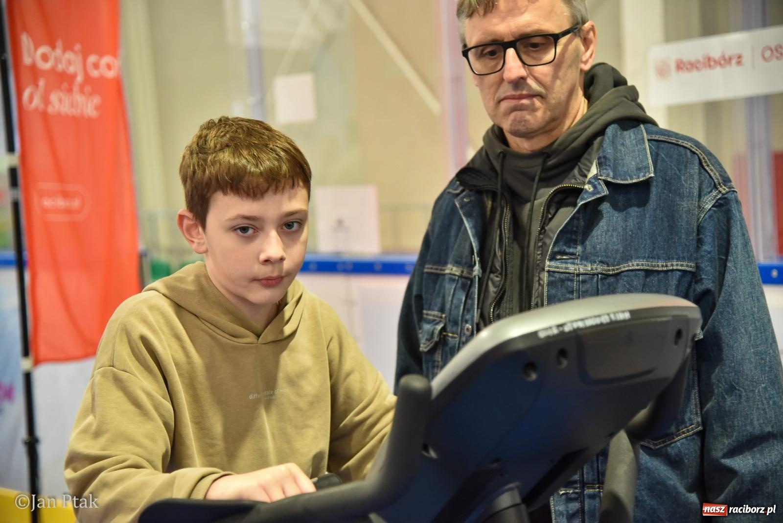 Zdjęcie w galerii na portalu naszraciborz.pl: Lodowisko Piastor zmieniło przeznaczenie. Po ślizgawce czas na gry zespołowe i aktywności ruchowe wiadomości z regionu