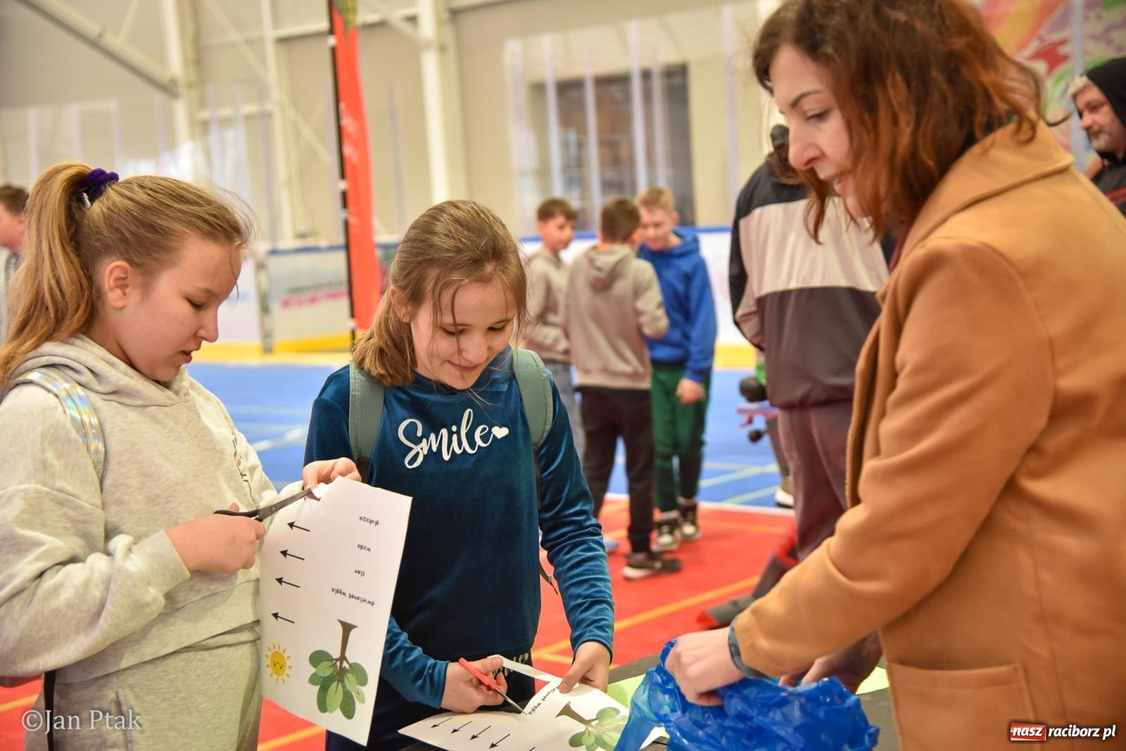 Zdjęcie w galerii na portalu naszraciborz.pl: Lodowisko Piastor zmieniło przeznaczenie. Po ślizgawce czas na gry zespołowe i aktywności ruchowe wiadomości z regionu