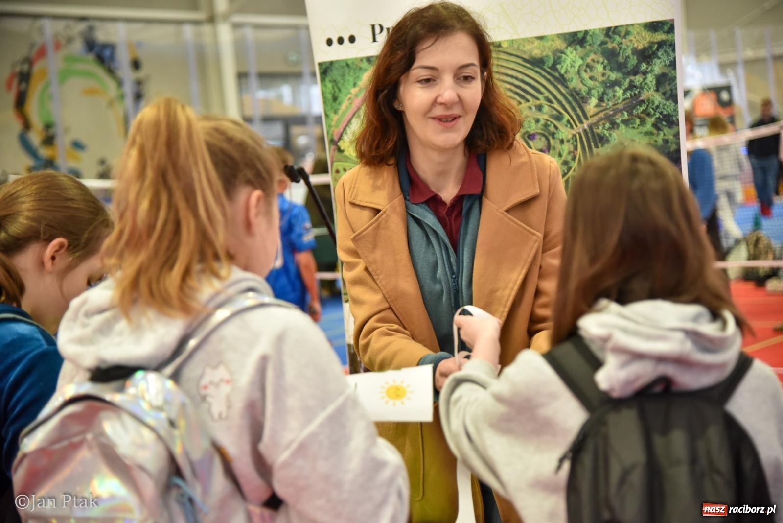 Zdjęcie w galerii na portalu naszraciborz.pl: Lodowisko Piastor zmieniło przeznaczenie. Po ślizgawce czas na gry zespołowe i aktywności ruchowe wiadomości z regionu