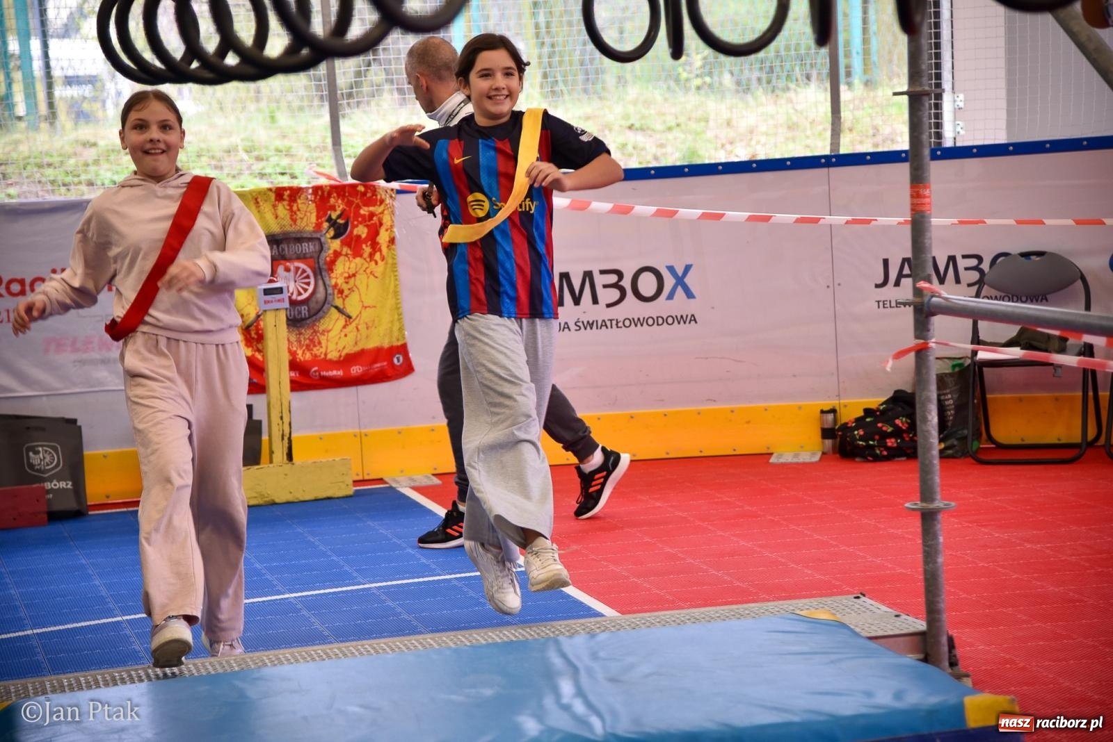 Zdjęcie w galerii na portalu naszraciborz.pl: Lodowisko Piastor zmieniło przeznaczenie. Po ślizgawce czas na gry zespołowe i aktywności ruchowe wiadomości z regionu