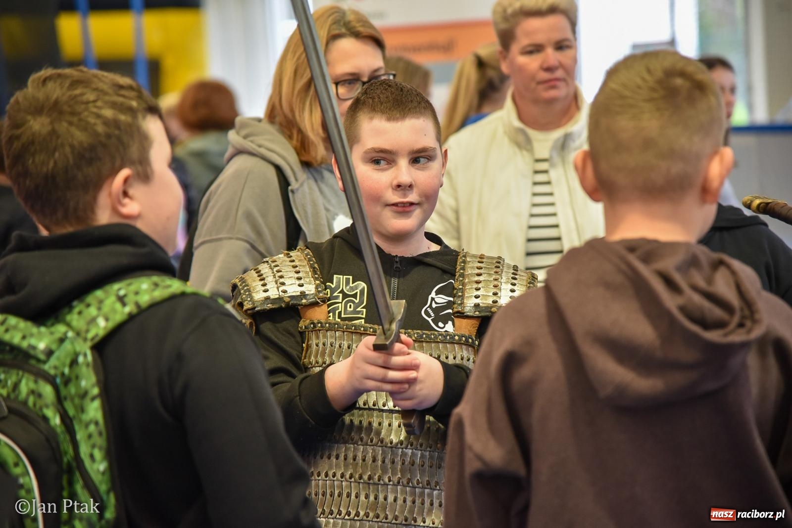 Zdjęcie w galerii na portalu naszraciborz.pl: Lodowisko Piastor zmieniło przeznaczenie. Po ślizgawce czas na gry zespołowe i aktywności ruchowe wiadomości z regionu