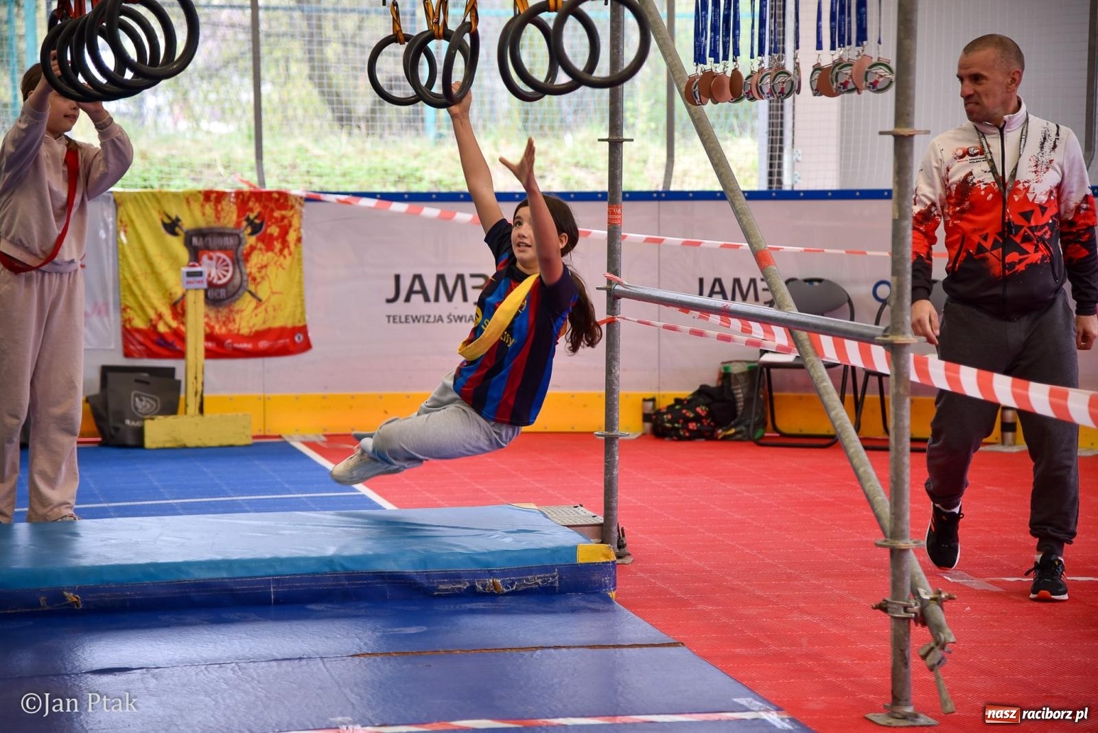Zdjęcie w galerii na portalu naszraciborz.pl: Lodowisko Piastor zmieniło przeznaczenie. Po ślizgawce czas na gry zespołowe i aktywności ruchowe wiadomości z regionu