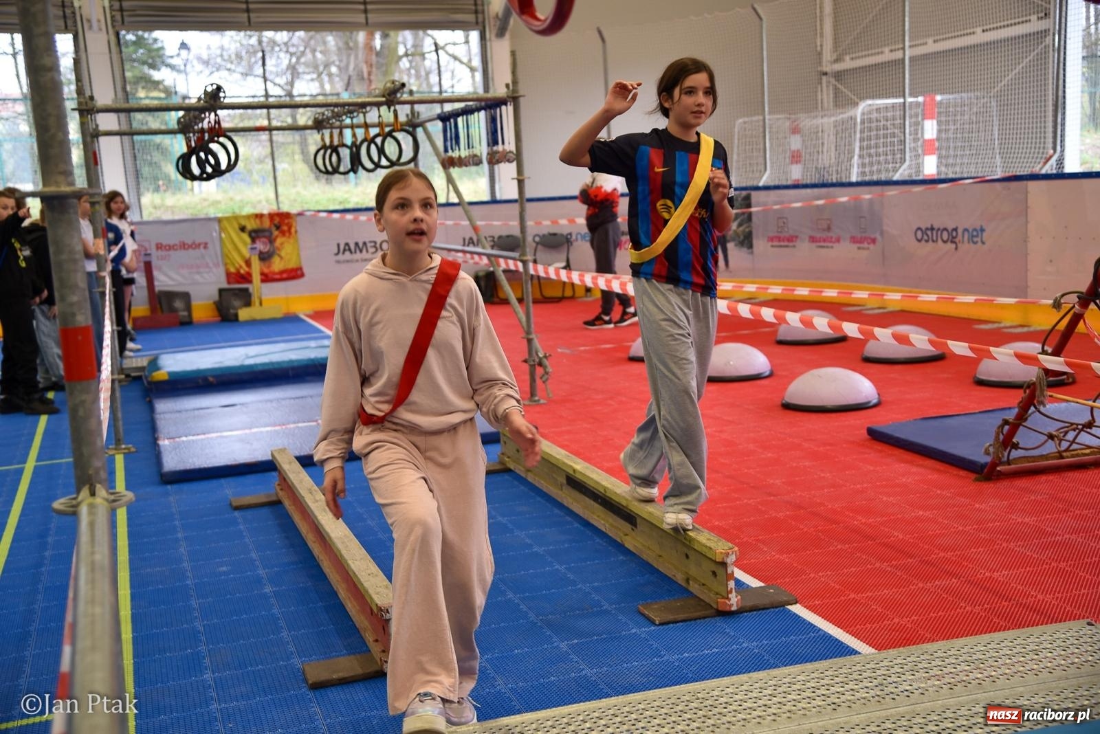 Zdjęcie w galerii na portalu naszraciborz.pl: Lodowisko Piastor zmieniło przeznaczenie. Po ślizgawce czas na gry zespołowe i aktywności ruchowe wiadomości z regionu