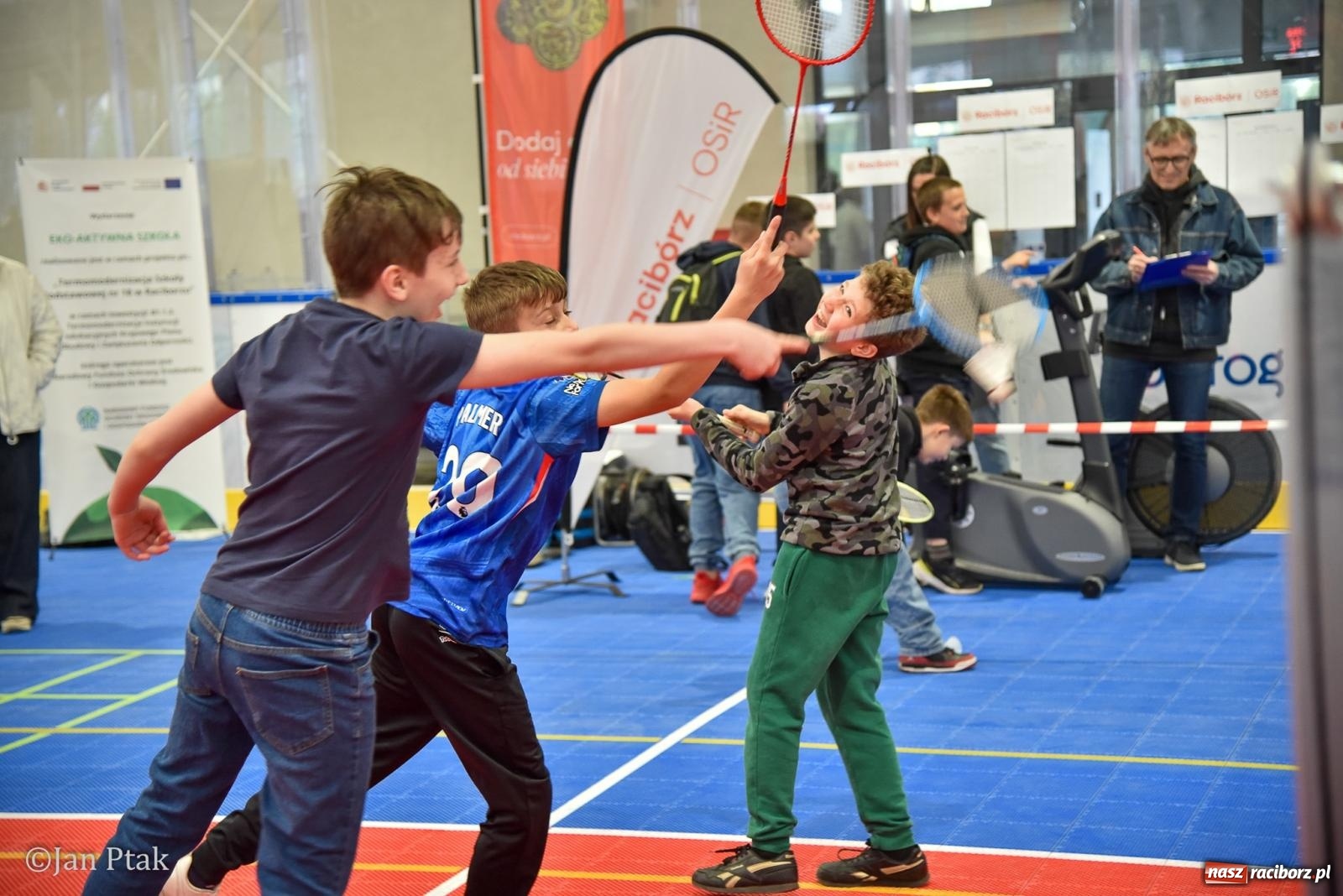 Zdjęcie w galerii na portalu naszraciborz.pl: Lodowisko Piastor zmieniło przeznaczenie. Po ślizgawce czas na gry zespołowe i aktywności ruchowe wiadomości z regionu