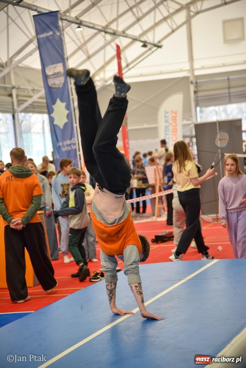 Zdjęcie w galerii na portalu naszraciborz.pl: Lodowisko Piastor zmieniło przeznaczenie. Po ślizgawce czas na gry zespołowe i aktywności ruchowe wiadomości z regionu