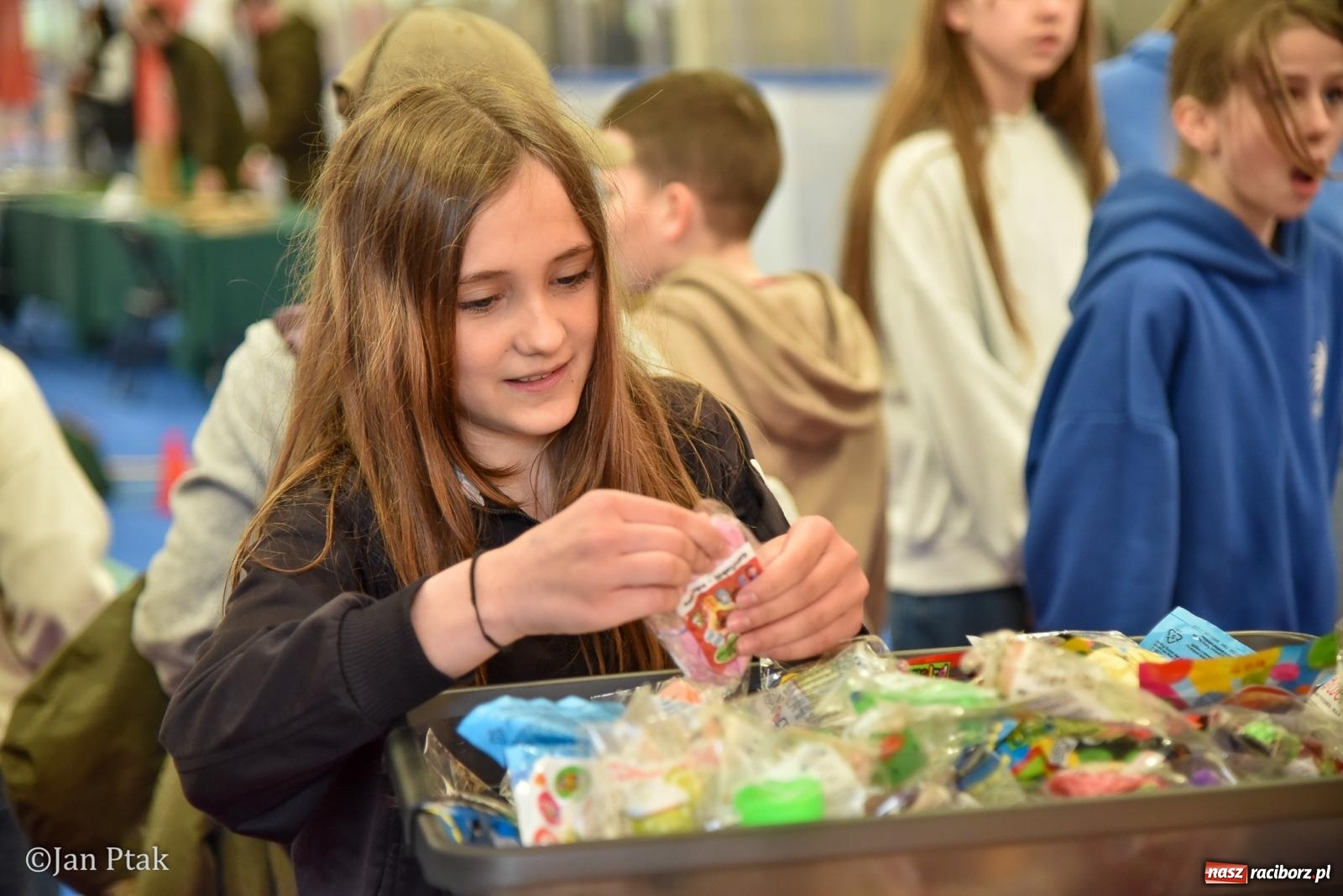 Zdjęcie w galerii na portalu naszraciborz.pl: Lodowisko Piastor zmieniło przeznaczenie. Po ślizgawce czas na gry zespołowe i aktywności ruchowe wiadomości z regionu