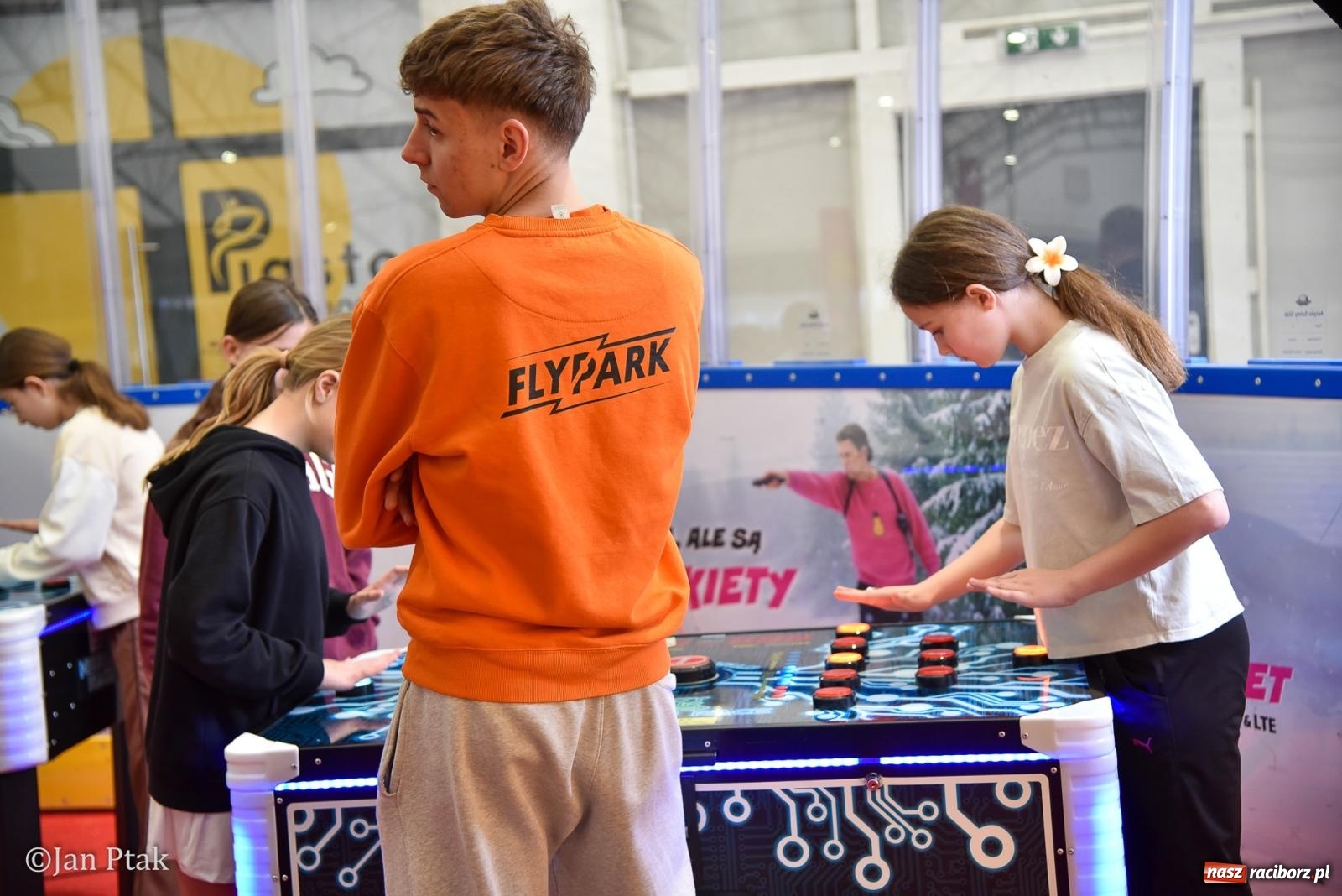 Zdjęcie w galerii na portalu naszraciborz.pl: Lodowisko Piastor zmieniło przeznaczenie. Po ślizgawce czas na gry zespołowe i aktywności ruchowe wiadomości z regionu