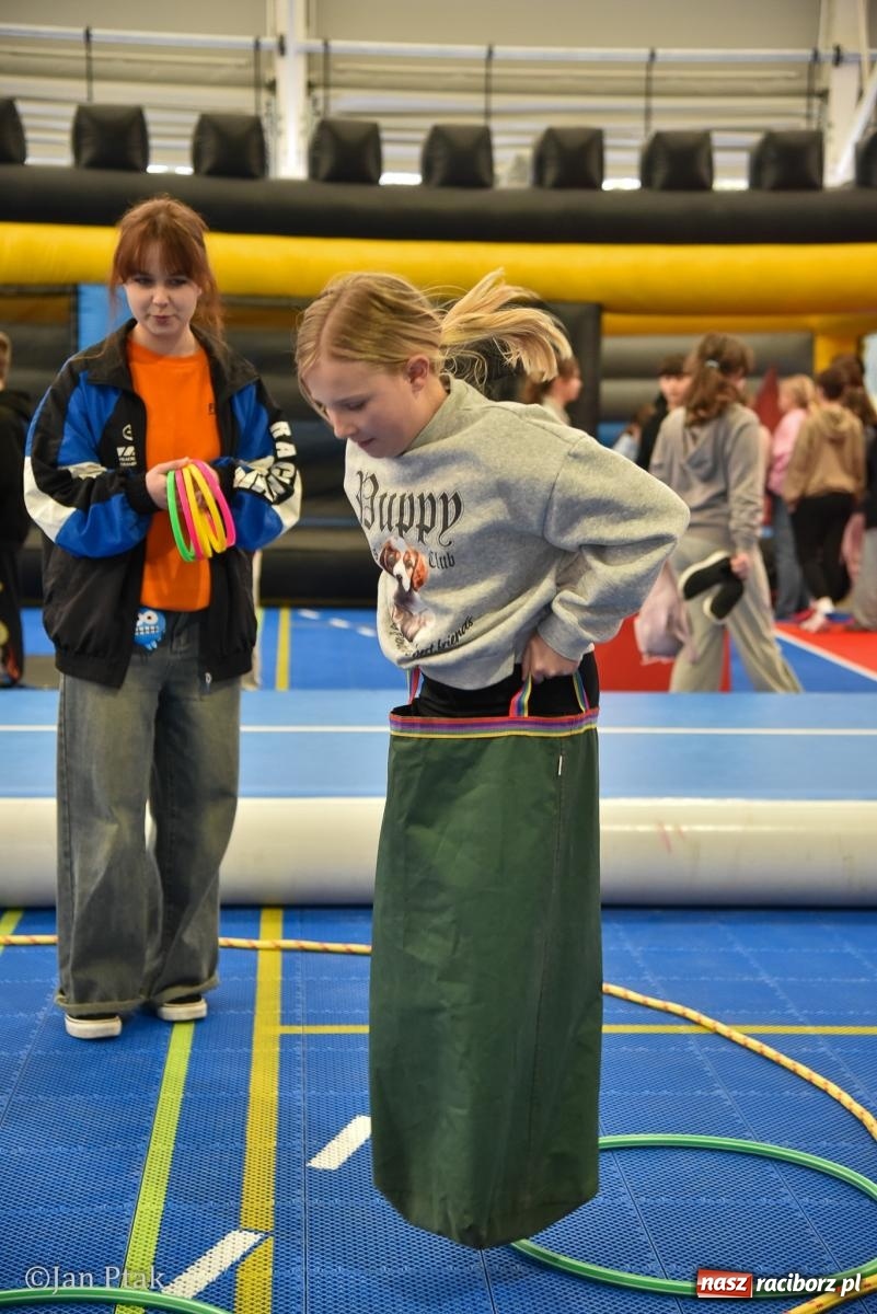 Zdjęcie w galerii na portalu naszraciborz.pl: Lodowisko Piastor zmieniło przeznaczenie. Po ślizgawce czas na gry zespołowe i aktywności ruchowe wiadomości z regionu