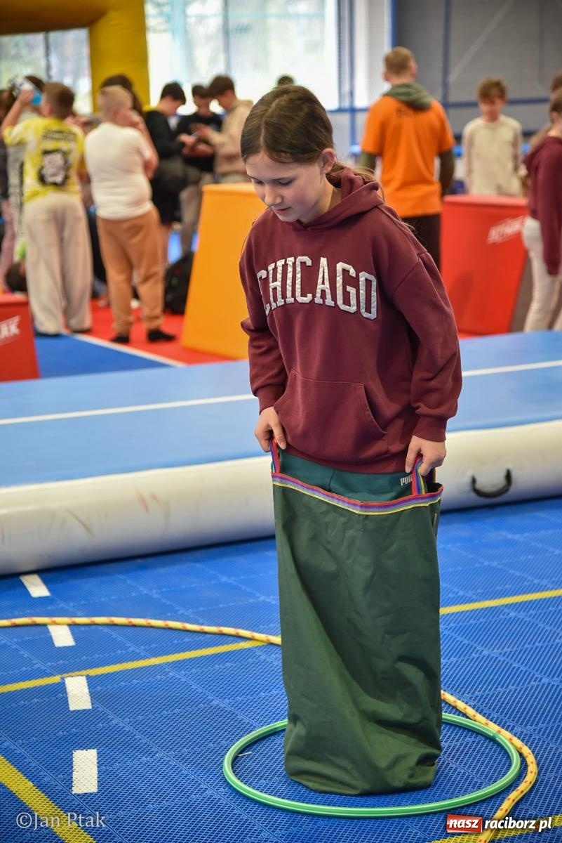 Zdjęcie w galerii na portalu naszraciborz.pl: Lodowisko Piastor zmieniło przeznaczenie. Po ślizgawce czas na gry zespołowe i aktywności ruchowe wiadomości z regionu