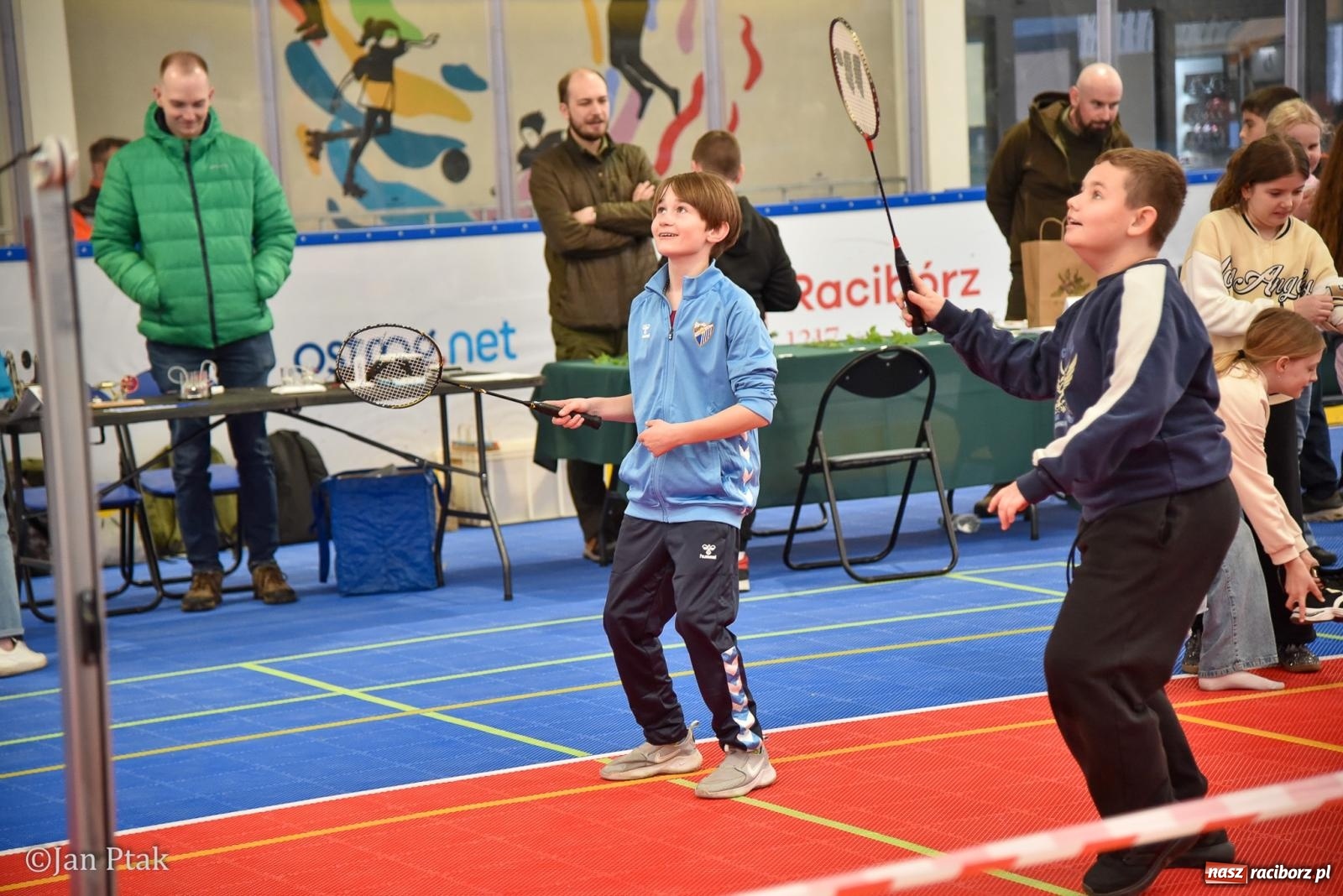 Zdjęcie w galerii na portalu naszraciborz.pl: Lodowisko Piastor zmieniło przeznaczenie. Po ślizgawce czas na gry zespołowe i aktywności ruchowe wiadomości z regionu