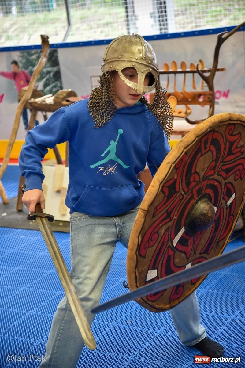 Zdjęcie w galerii na portalu naszraciborz.pl: Lodowisko Piastor zmieniło przeznaczenie. Po ślizgawce czas na gry zespołowe i aktywności ruchowe wiadomości z regionu