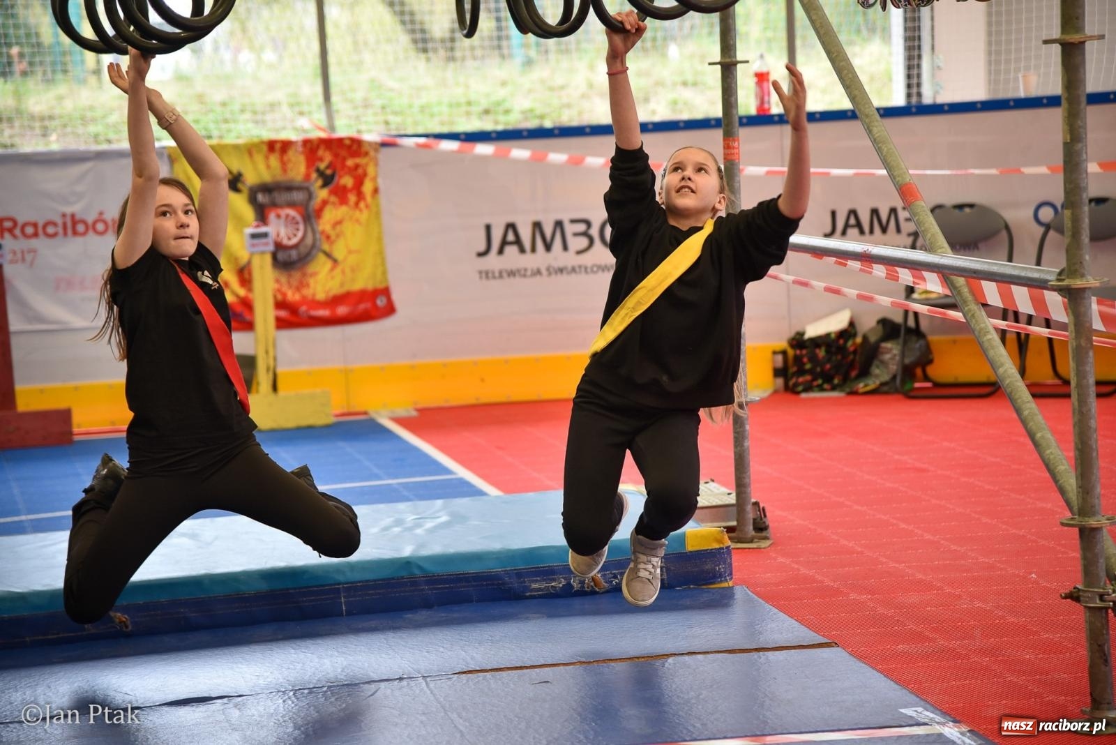 Zdjęcie w galerii na portalu naszraciborz.pl: Lodowisko Piastor zmieniło przeznaczenie. Po ślizgawce czas na gry zespołowe i aktywności ruchowe wiadomości z regionu